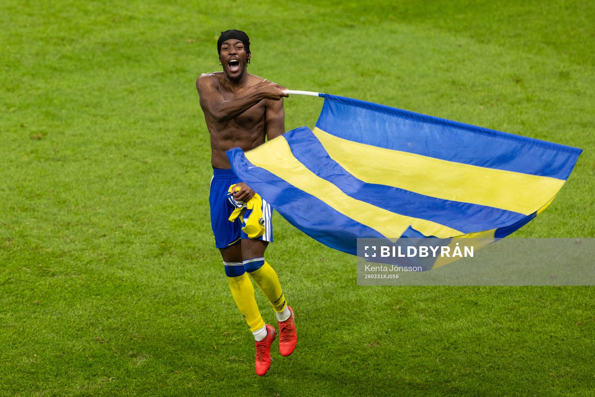 Anthony Elanga of Sweden celebrates