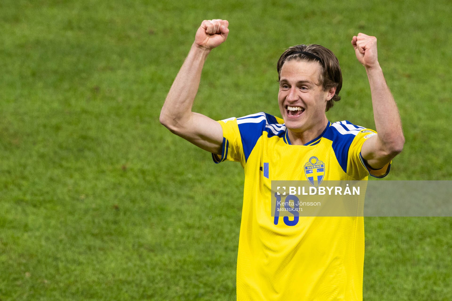 Mattias Svanberg of Sweden celebrates
