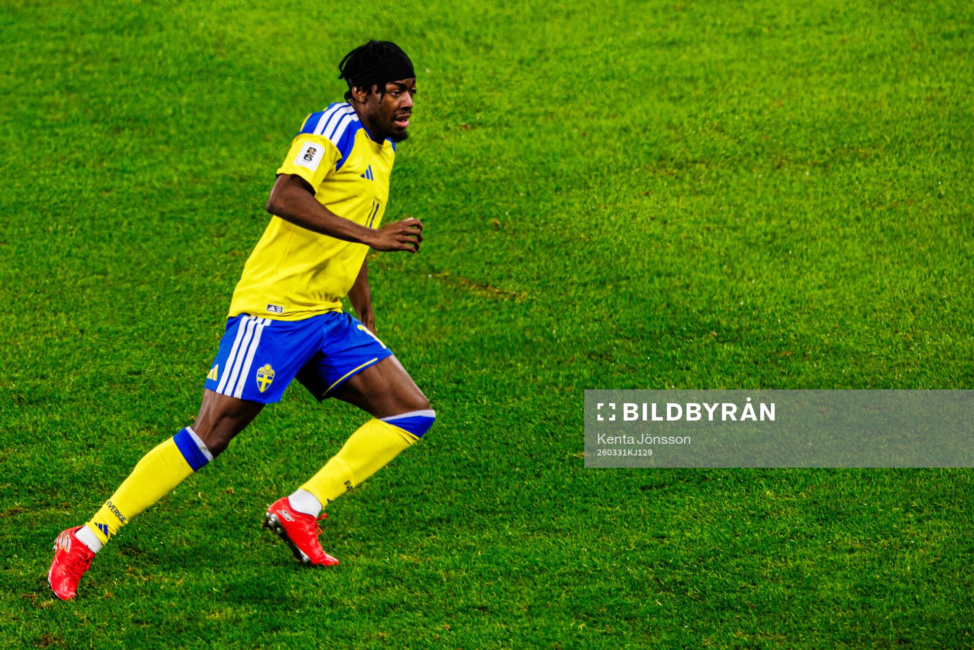 Anthony Elanga of Sweden