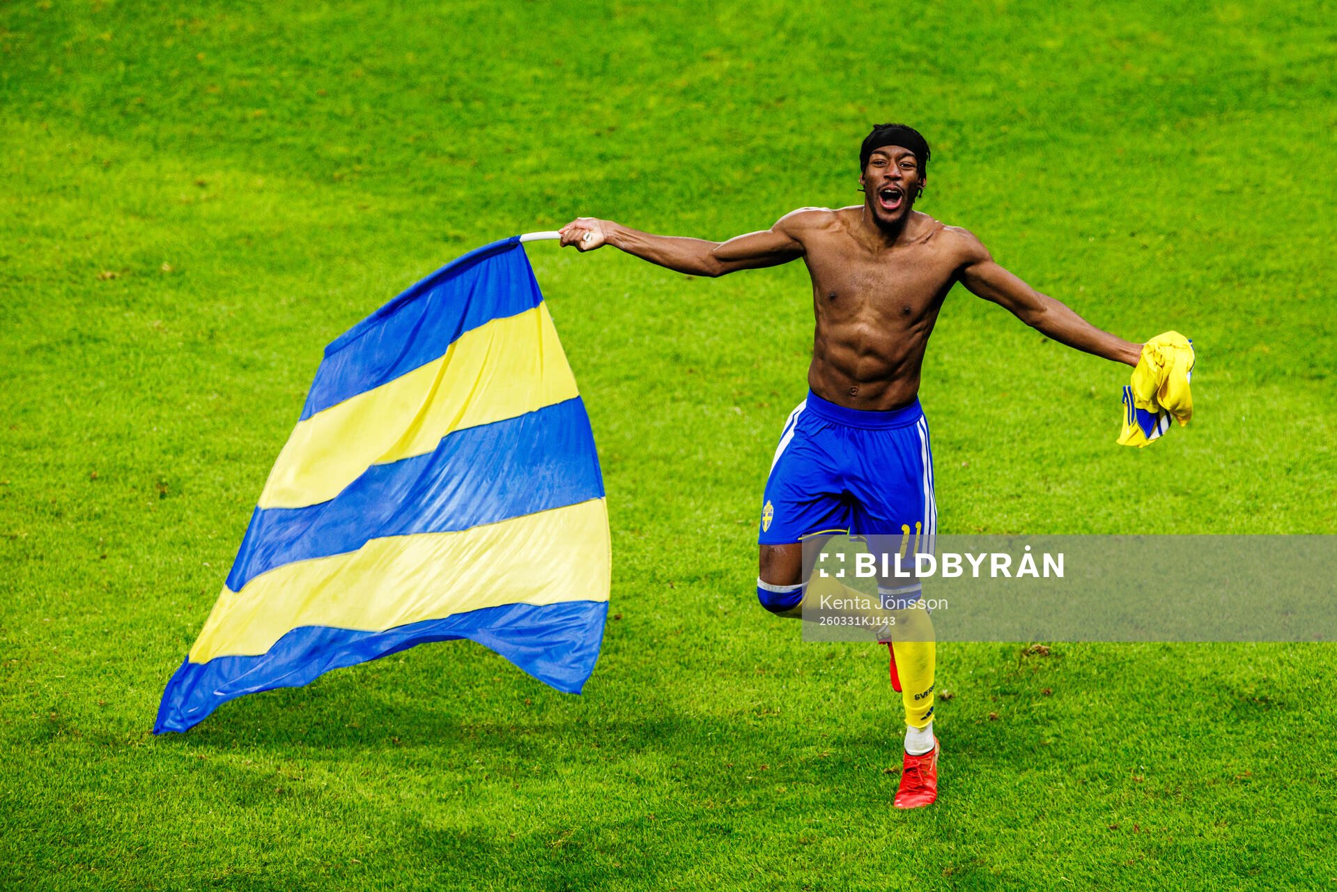 Anthony Elanga of Sweden celebrates