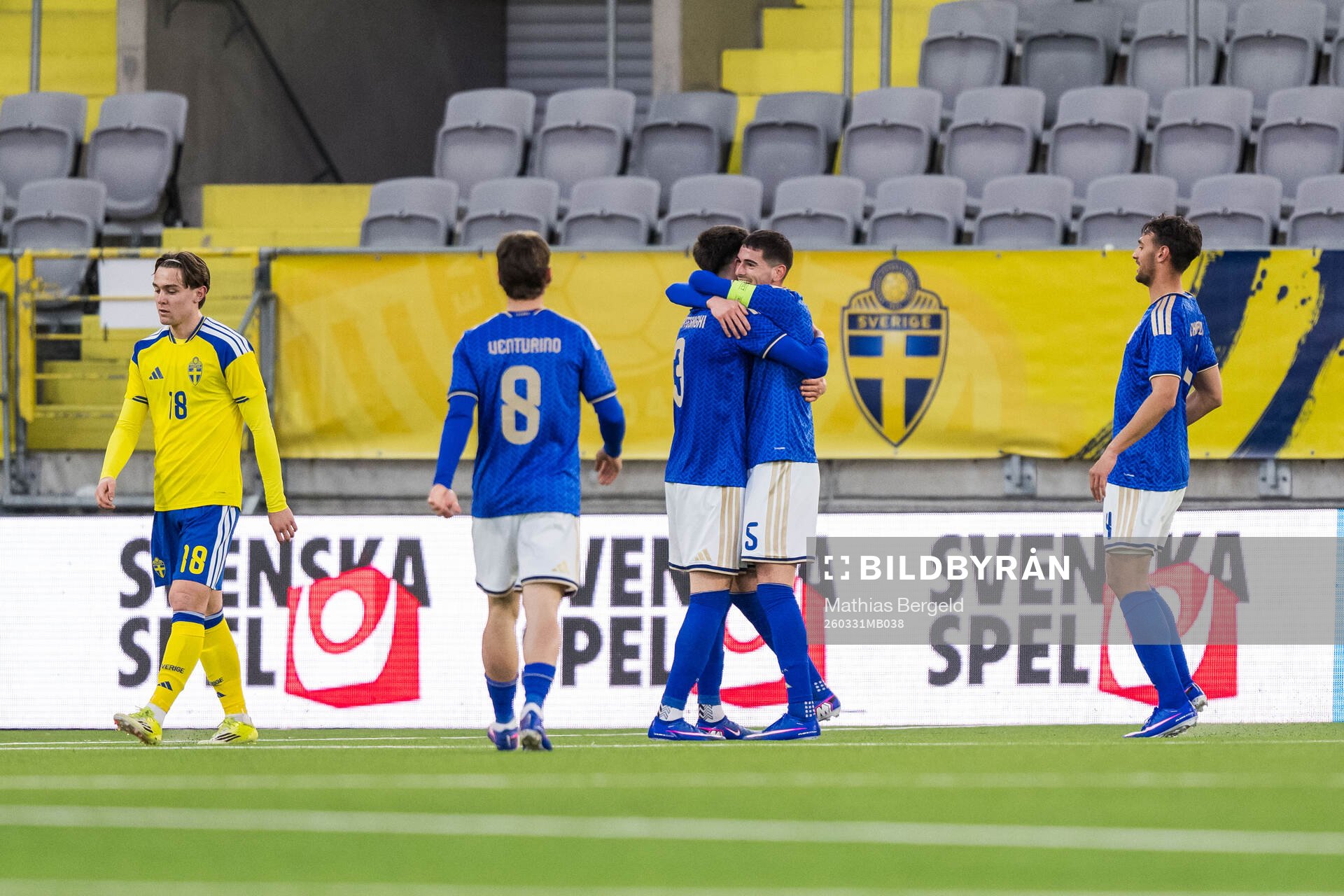 Oscar Sjöstrand of Sweden looks dejected and Davide