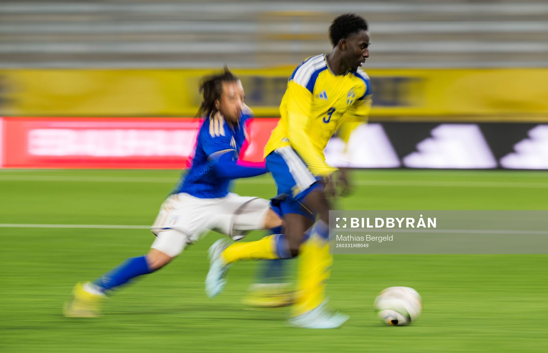 Luca Koleosho of Italy and Peter Amoran of Sweden