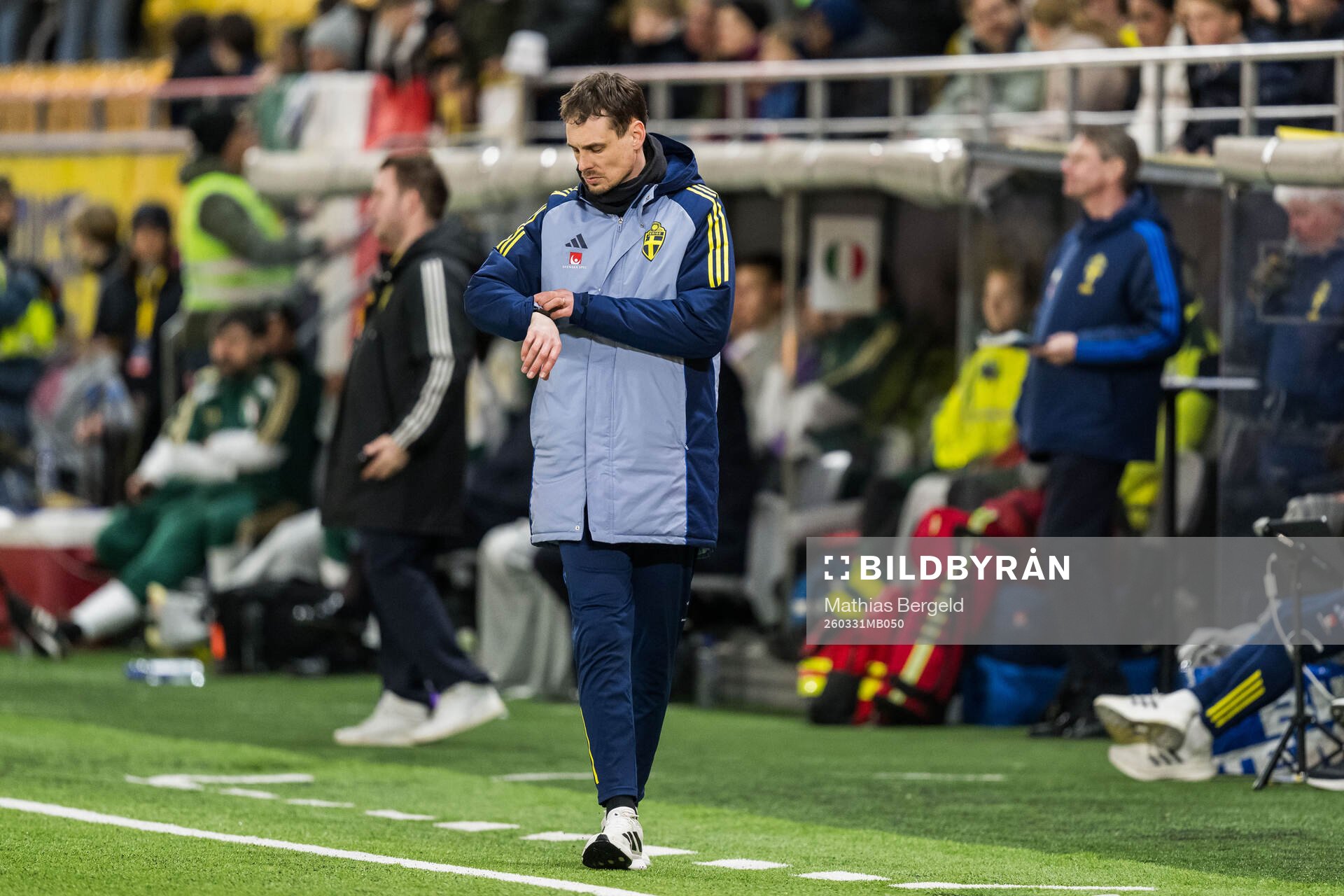 Head coach Daniel Bäckström of Sweden