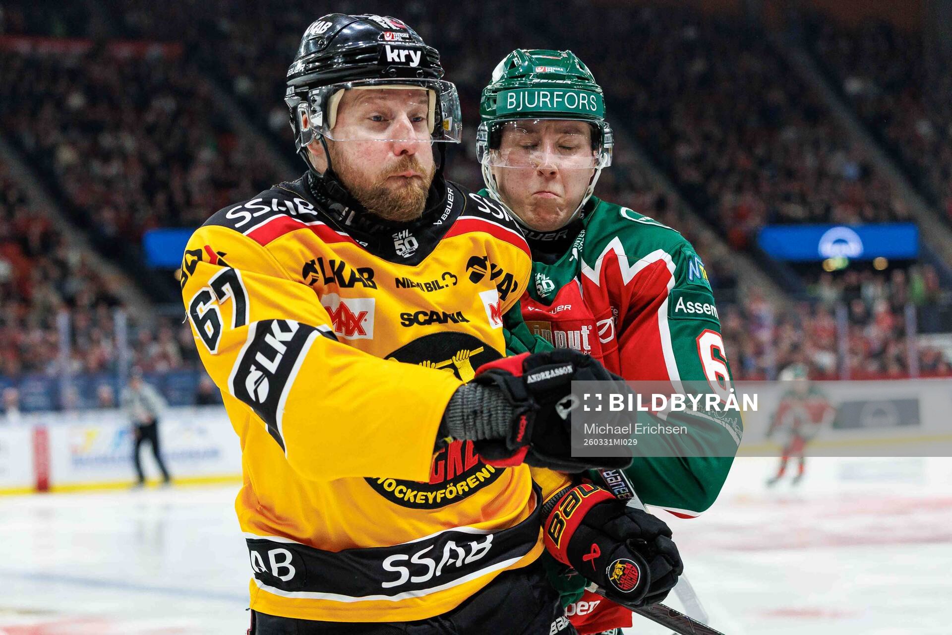 Luleås Linus Omark och Frölundas Filip Hasa
