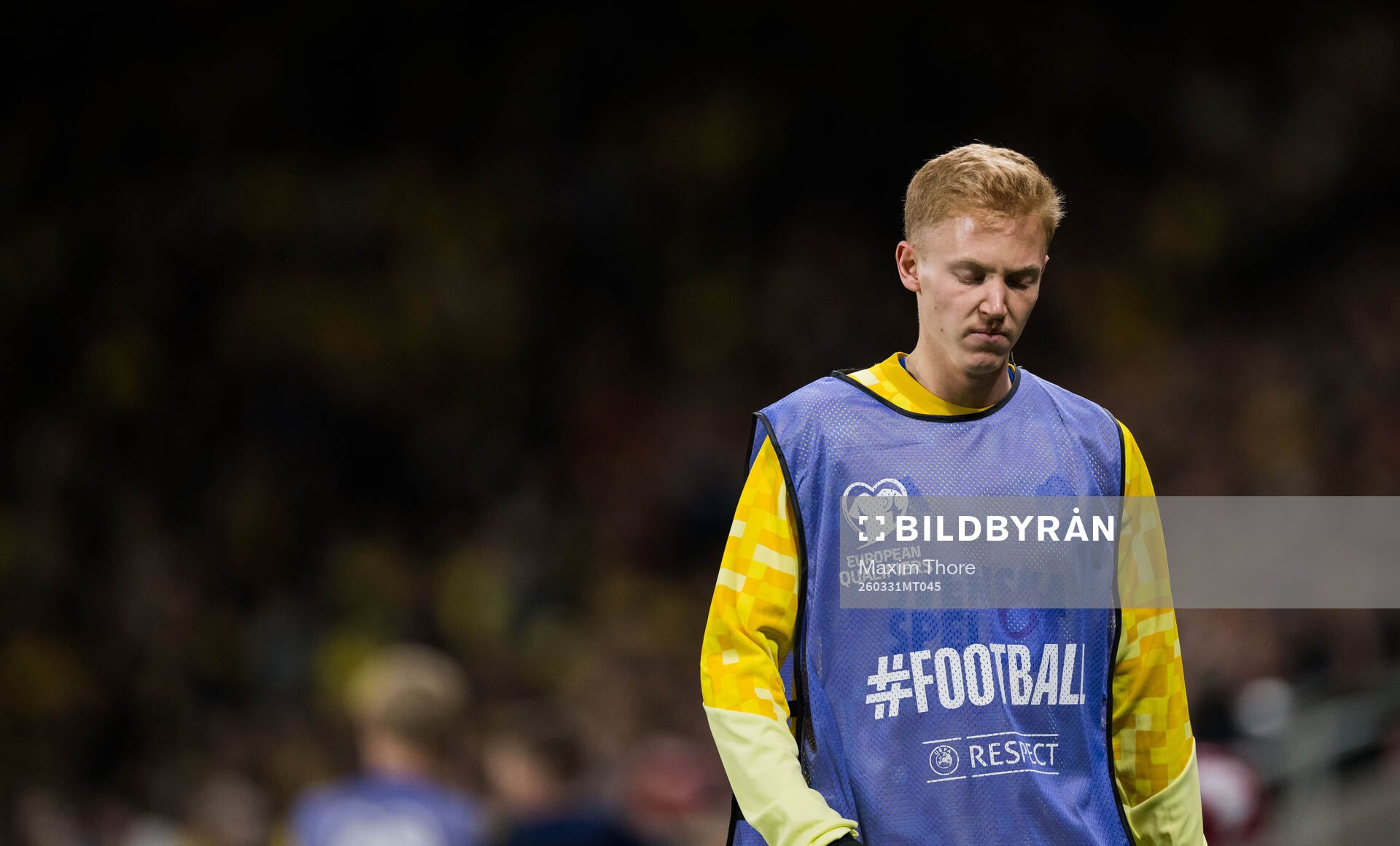 Hugo Larsson of Sweden warm up