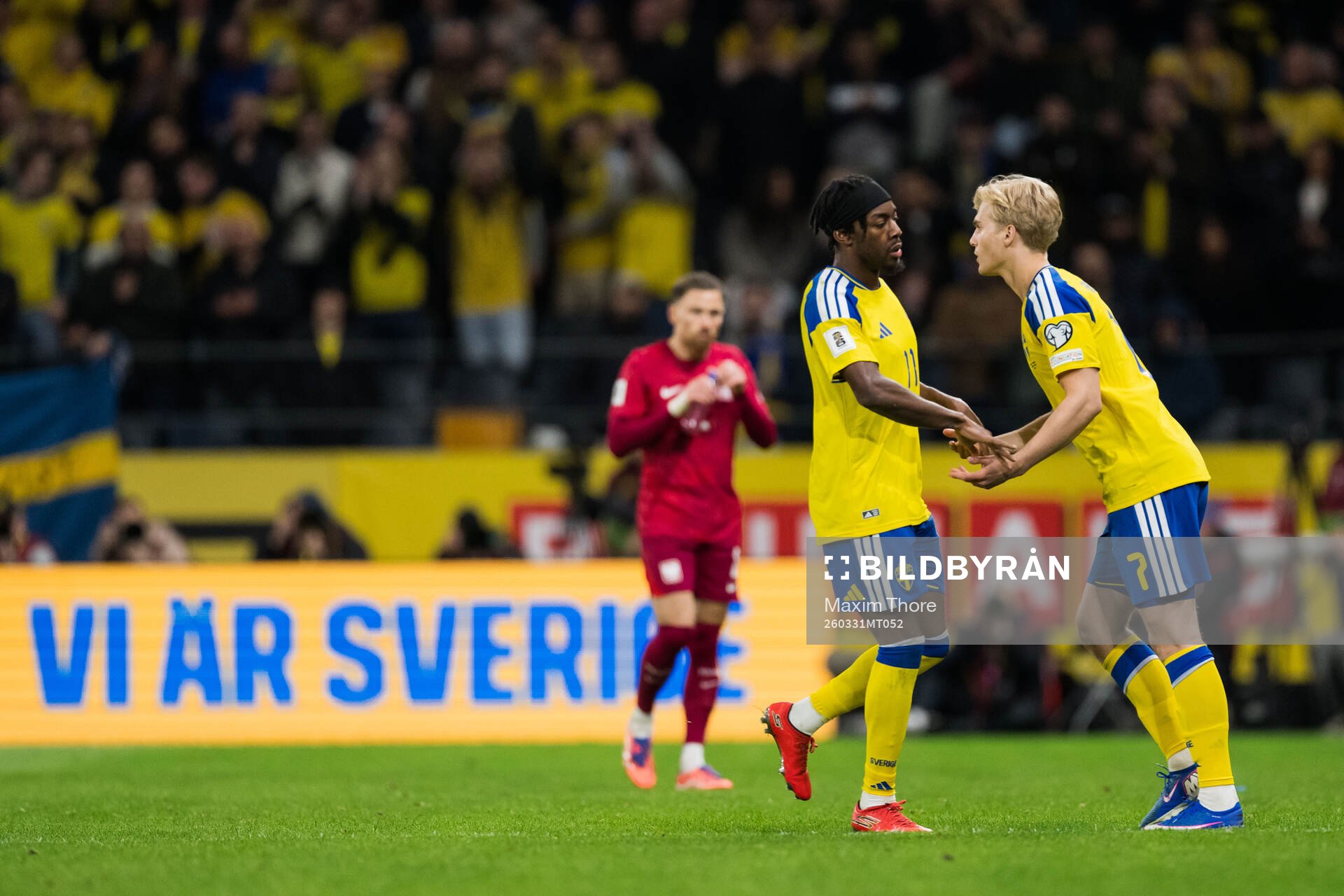 Anthony Elanga and Lucas Bergvall of Sweden