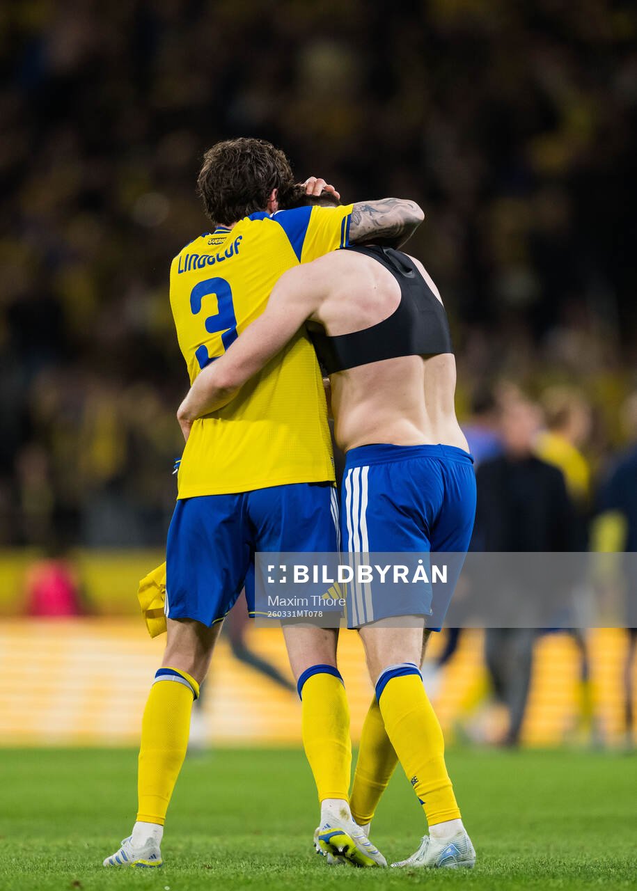 Victor Nilsson Lindelöf and Viktor Gyökeres of Sweden