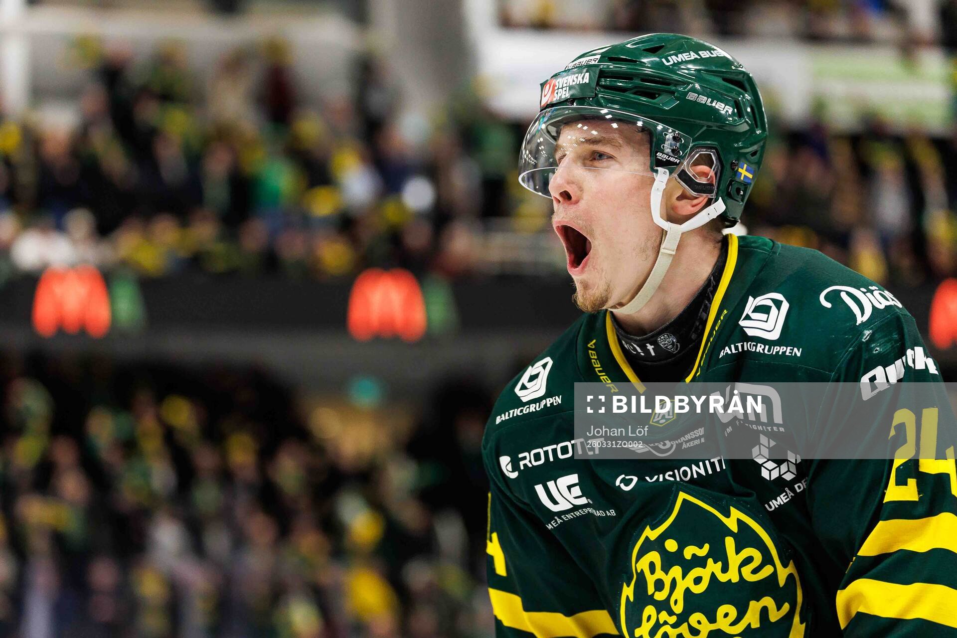 Björklövens Linus Cronholm jublar