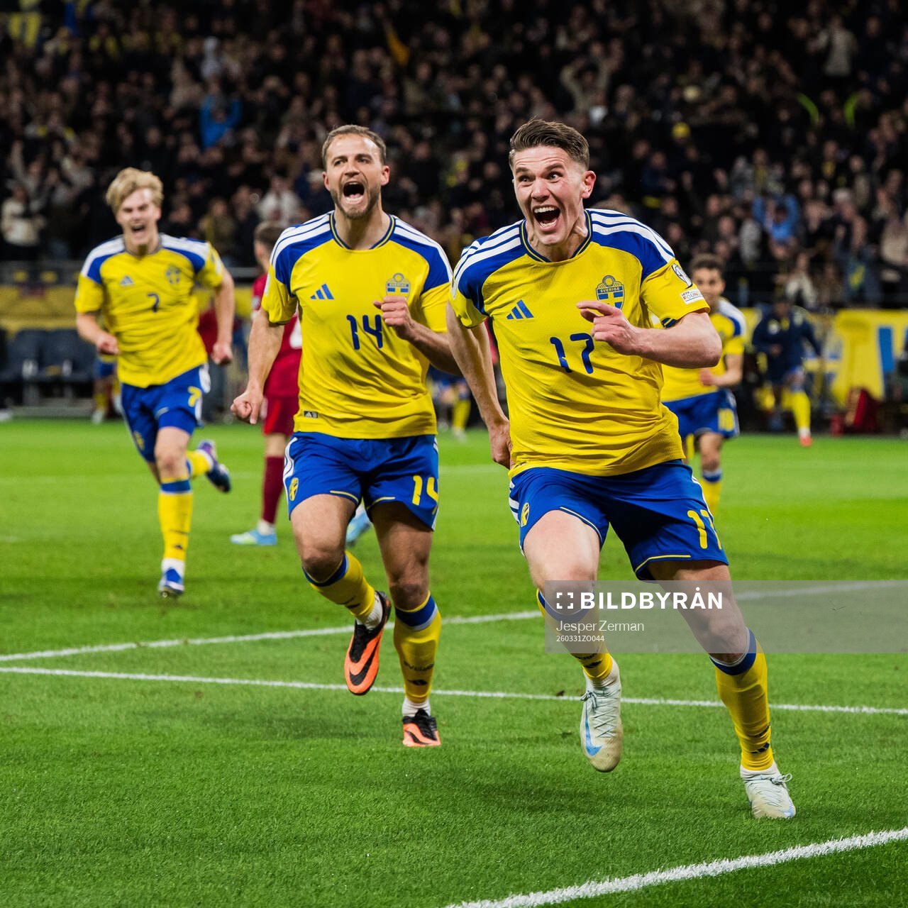 Viktor Gyökeres celebrates