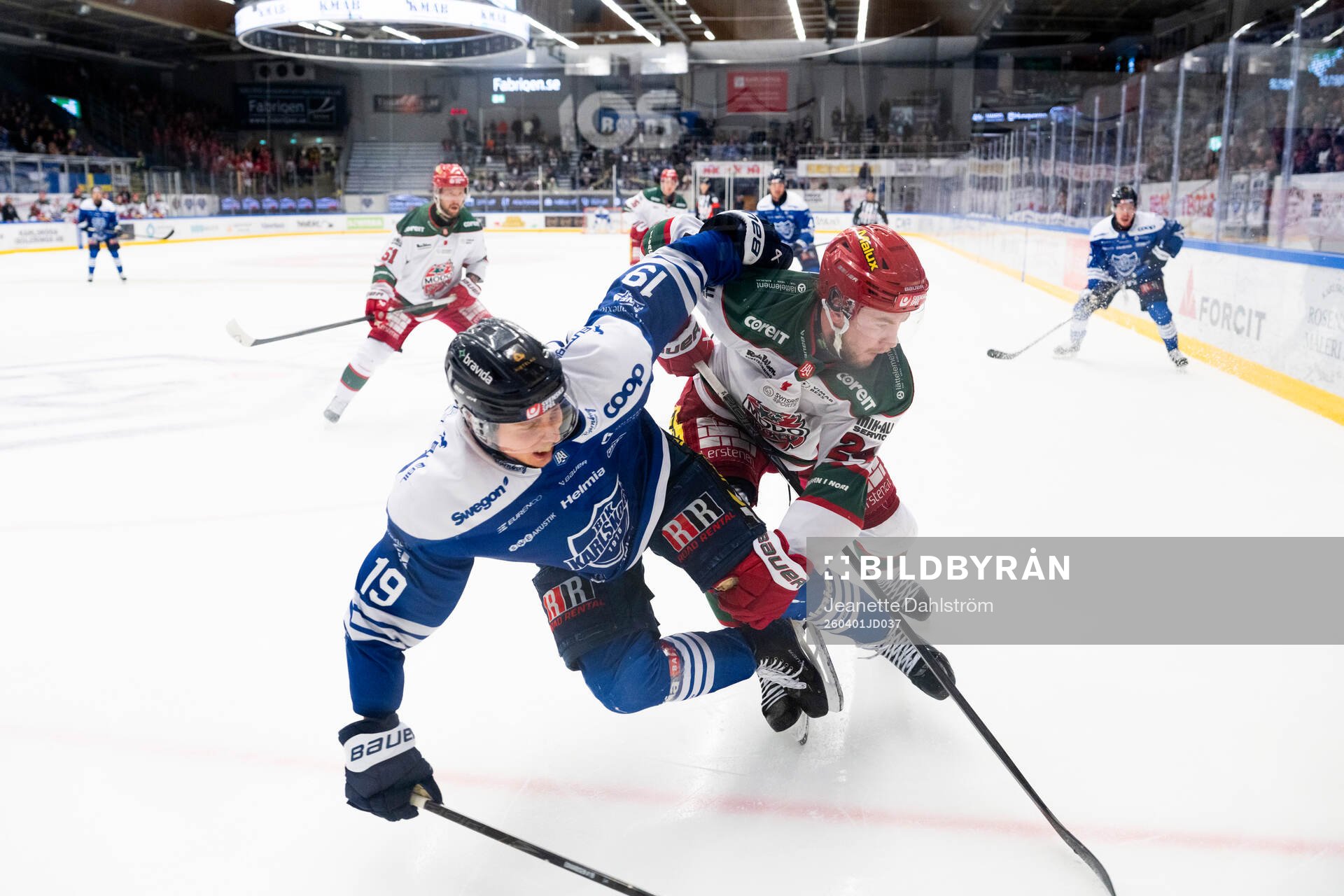 Karlskogas Simen Andre Edvardsen och Modos Kyle Topping