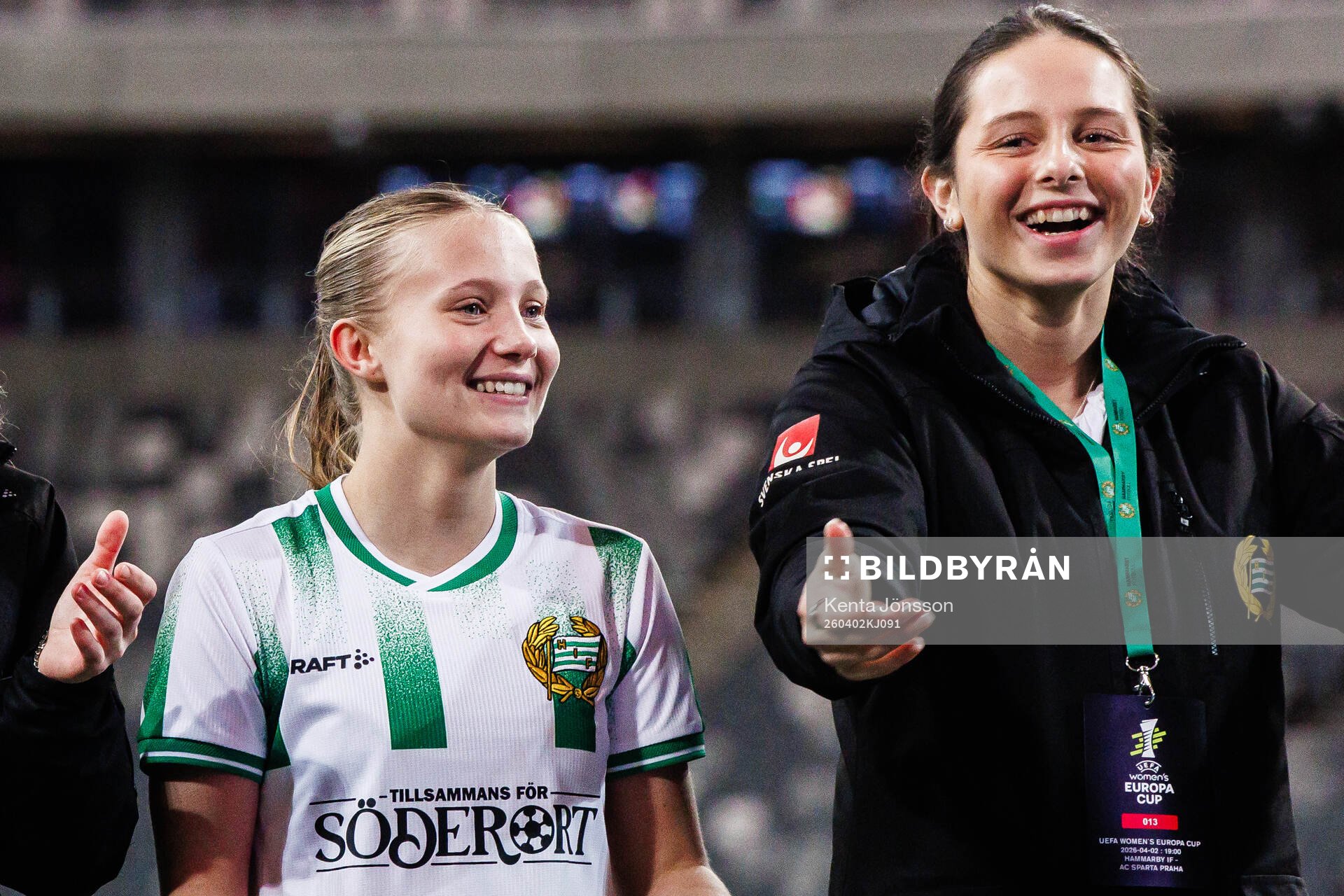 Fanny Peterson and Stella Maiquez  of Hammarby celebrates