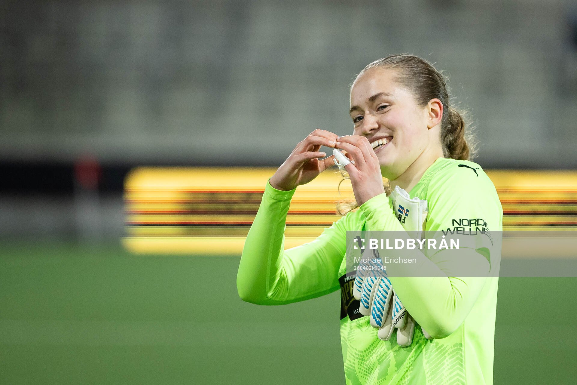Goalkeeper Fanney Birkisdottir of Häcken celebrates