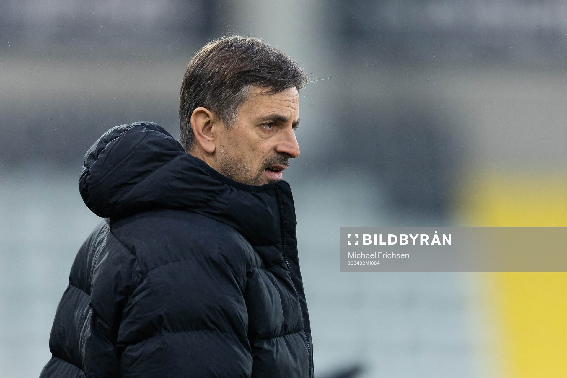 Head coach Nikolaos Arnautis of Eintracht Frankfurt