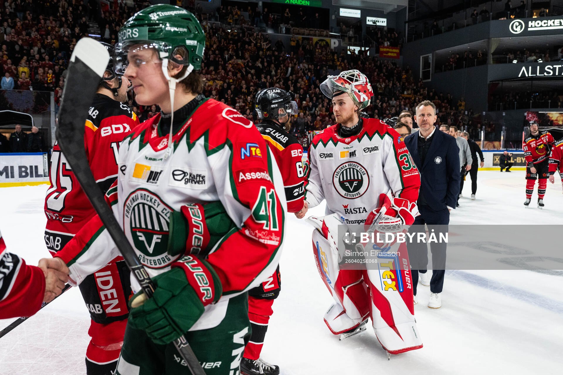 Frölundas Ivar Stenberg, målvakt Tobias Normann och