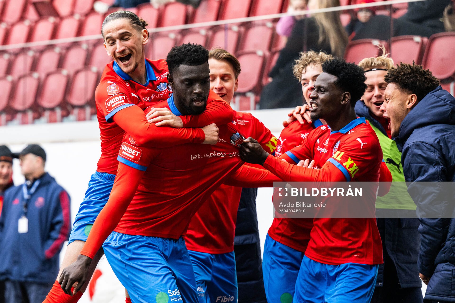 Helsingborgs Demba N'Diaye jublar med lagkamrater