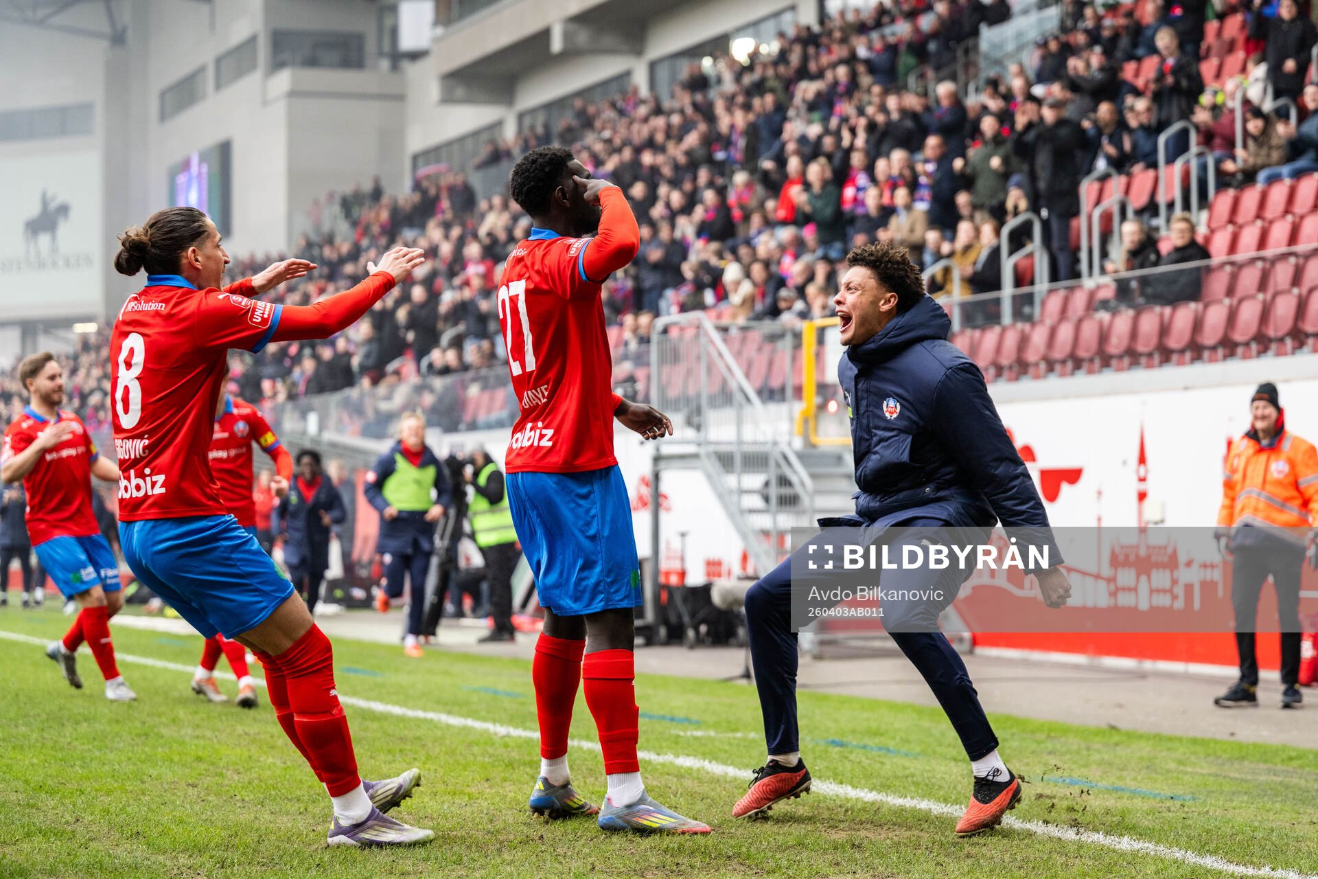 Helsingborgs Demba N'Diaye jublar med lagkamrater