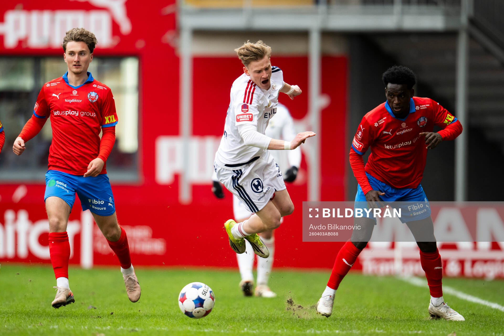 Östers Karl Wendt och Helsingborgs Daouda Amadou