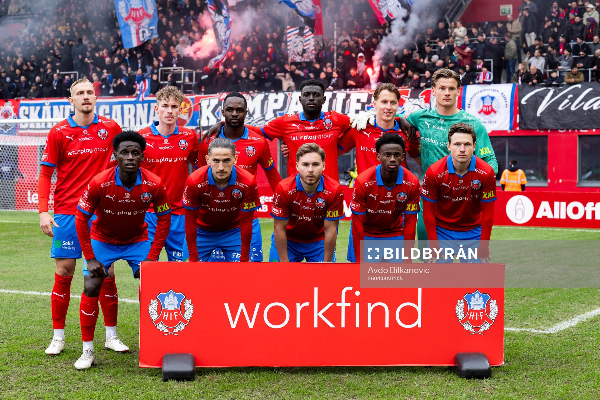Helsingborgs spelare ställer upp for lagbild