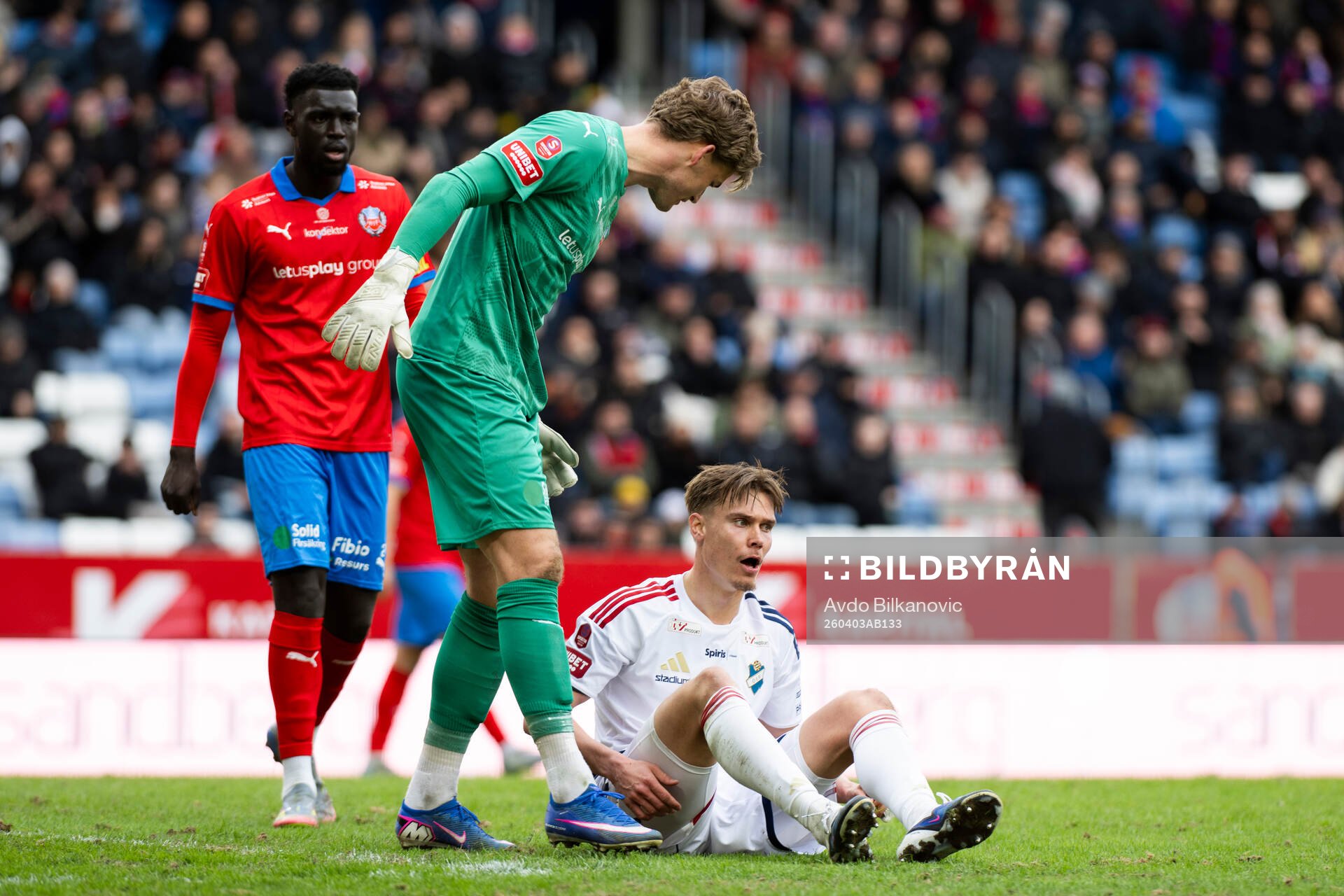 Helsingborgs målvakt Johan Brattberg och Östers Matias