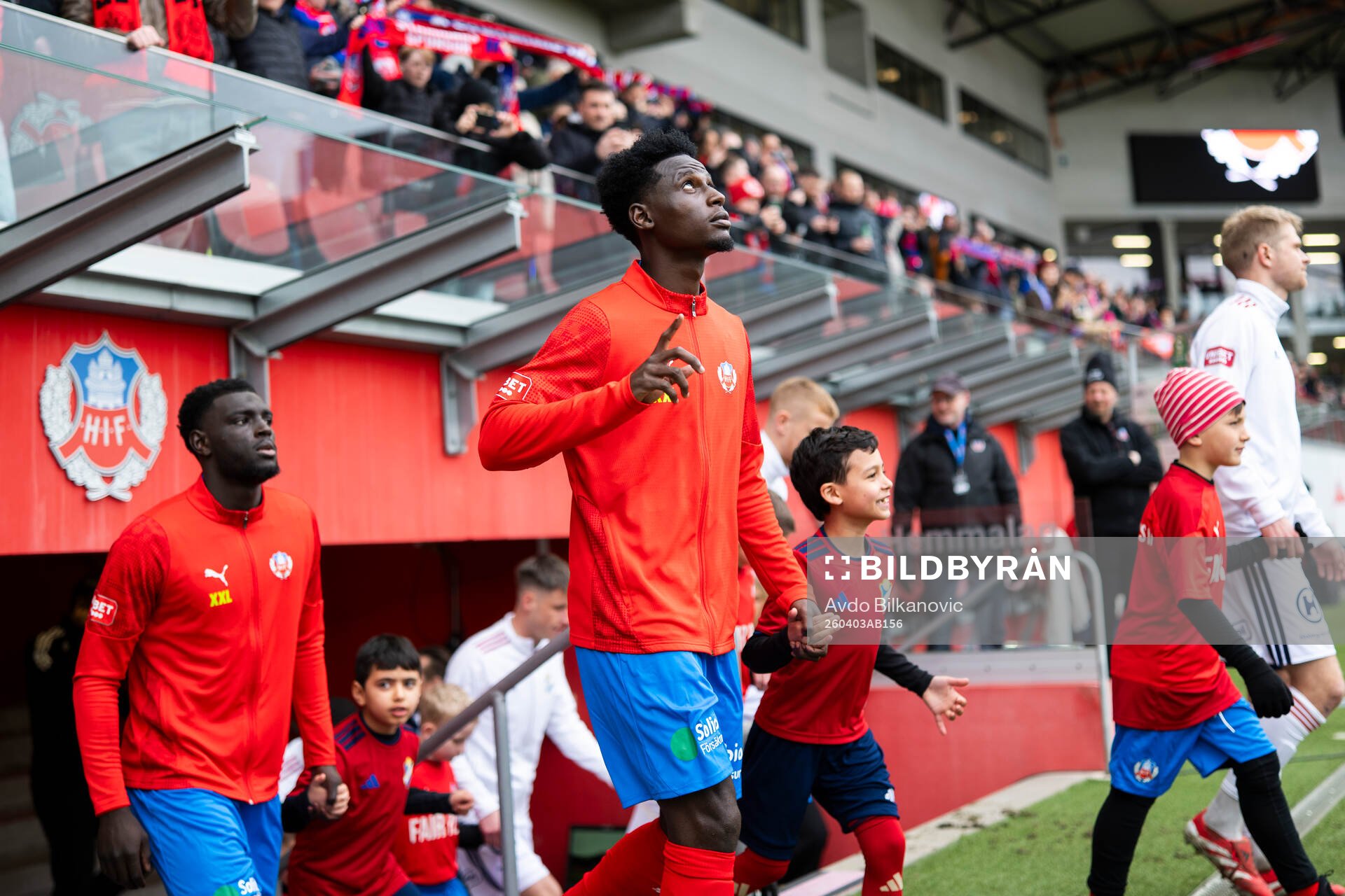 Helsingborgs spelare gör entré