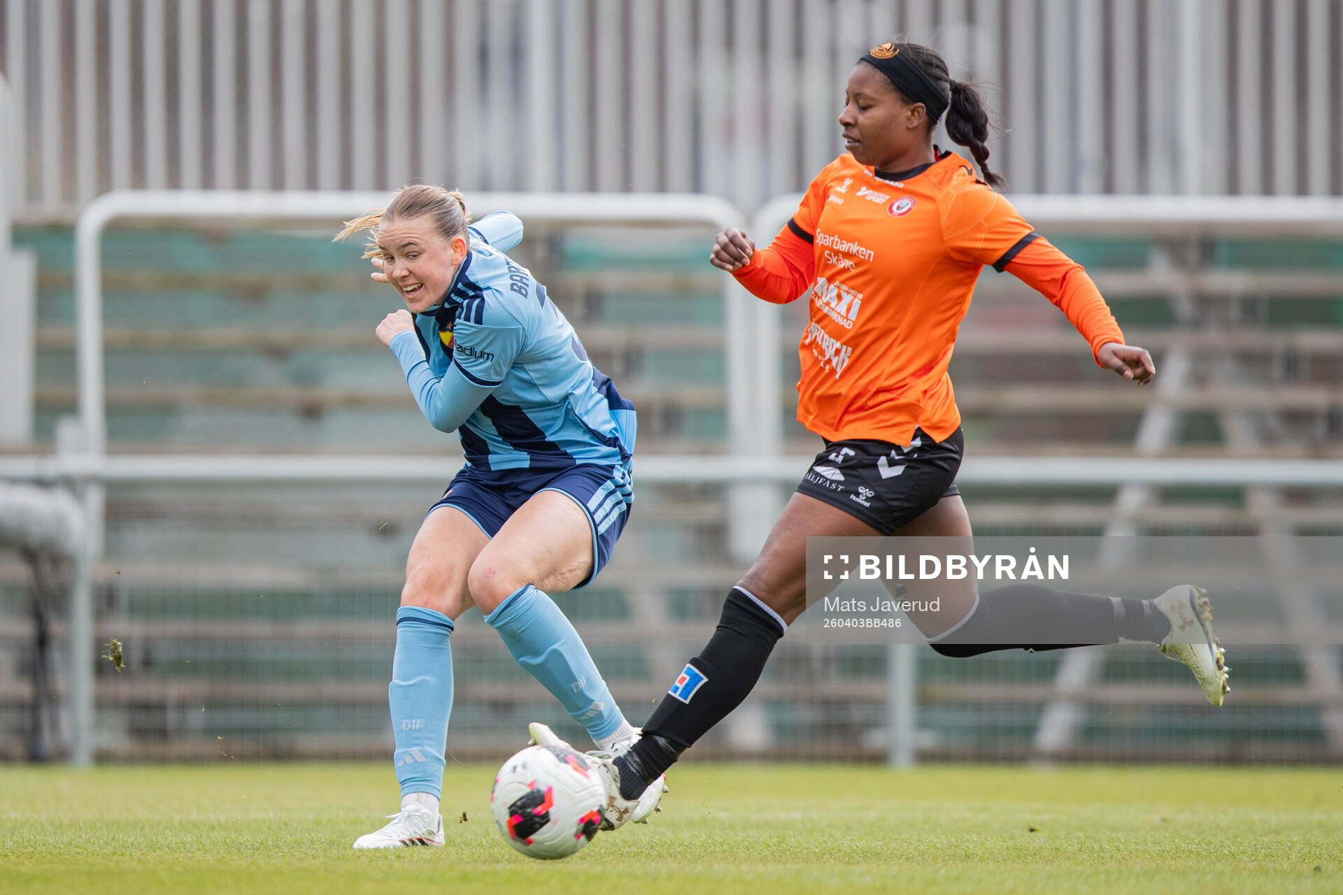 Djurgårdens Fabienne Bartholdson och Kristianstads Waniya