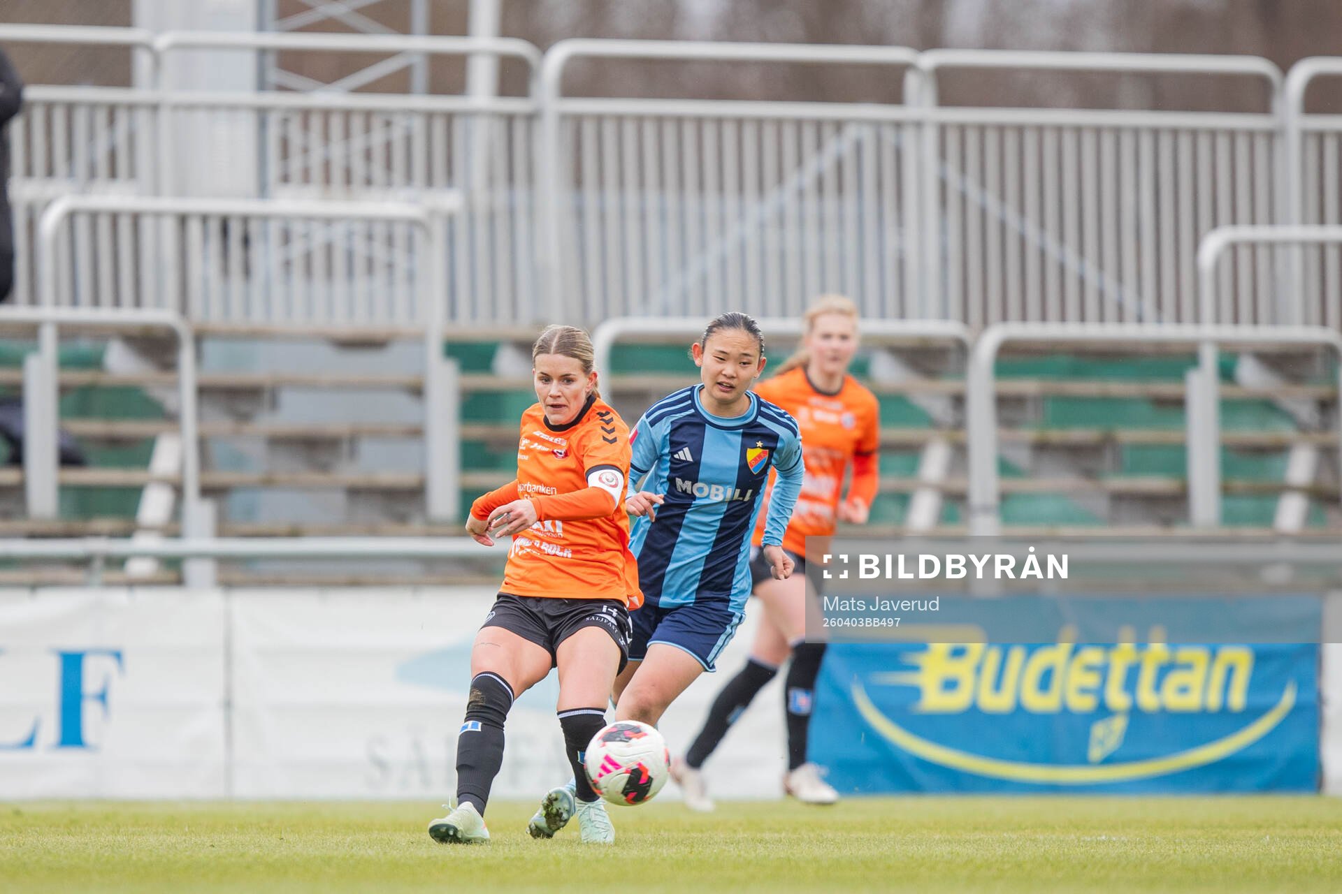 Kristianstads Tilda Persson och Djurgårdens Urara Watanabe