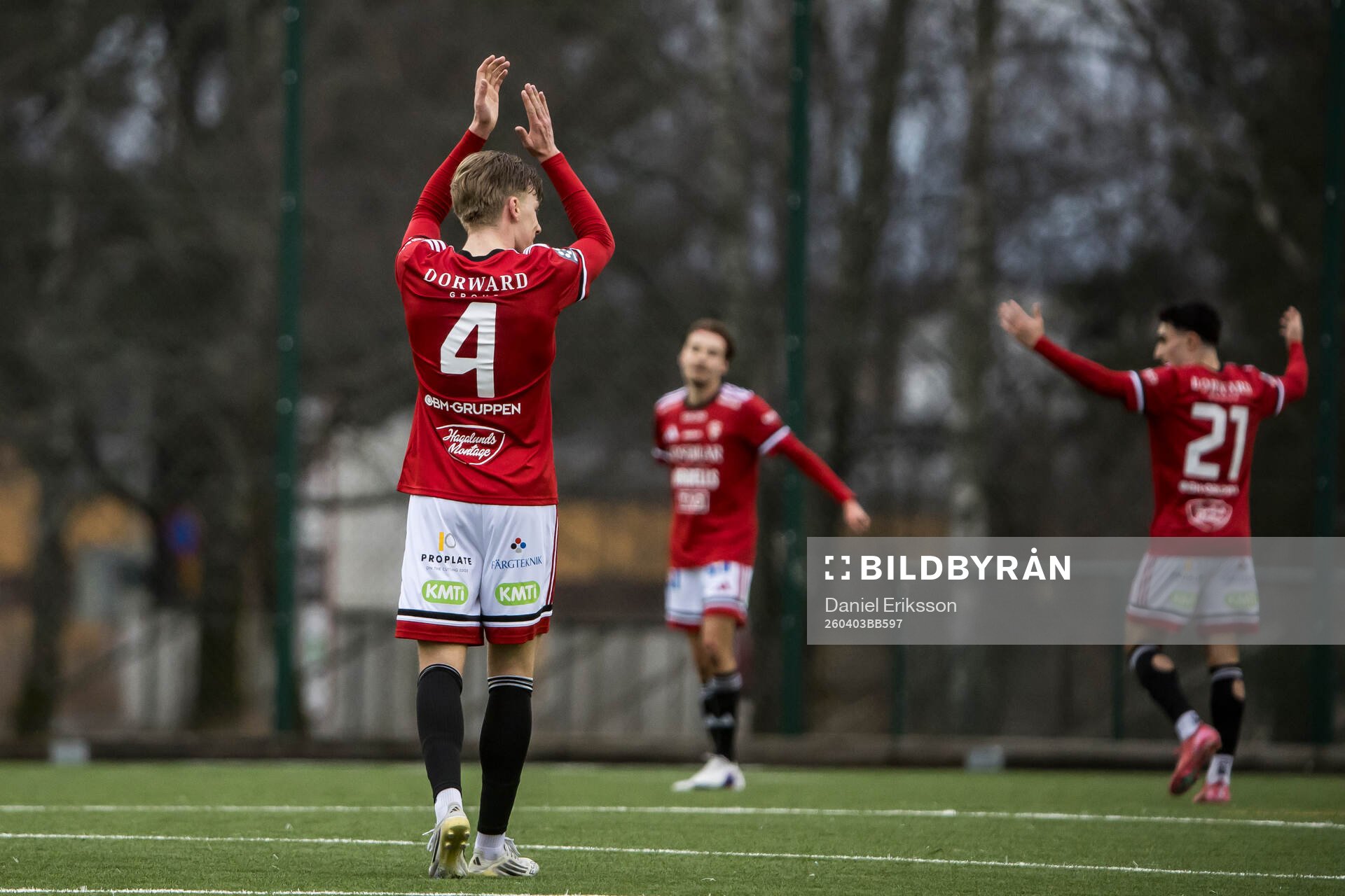 Karlstads Linus Fredriksson jublar