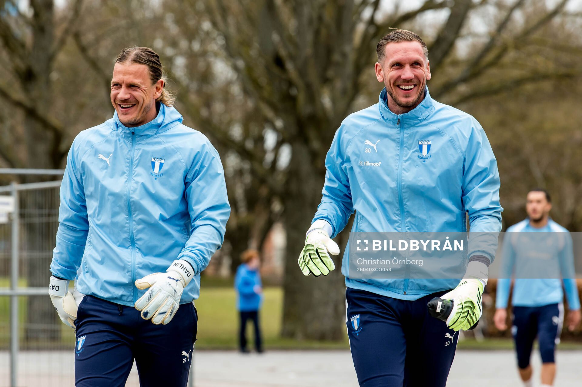 Målvakt Johan Dahlin och målvakt Robin Olsen