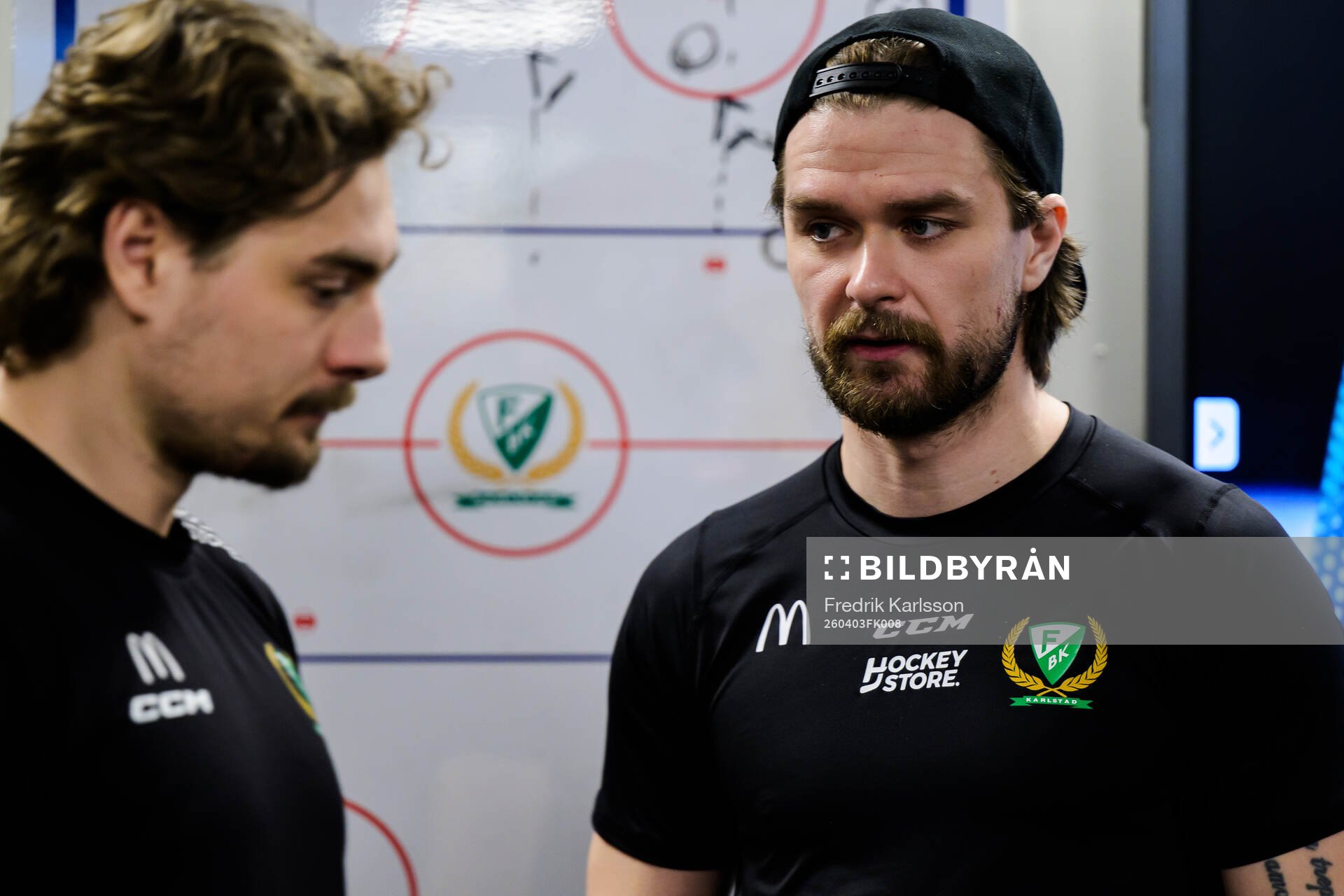 Färjestads David Tomasek och Linus Johansson