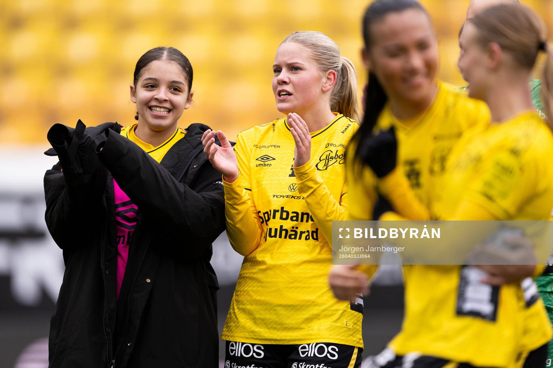 Elfsborgs Jennifer Brinck och Tess Olausson jublar