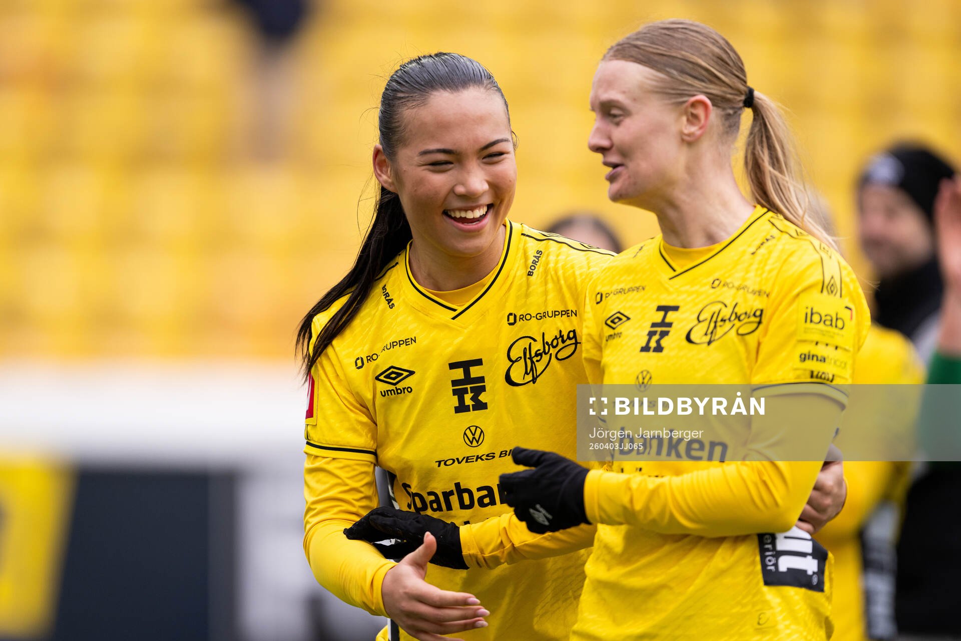Elfsborgs Matilda Mårtensson och Hanna Jiozon jublar