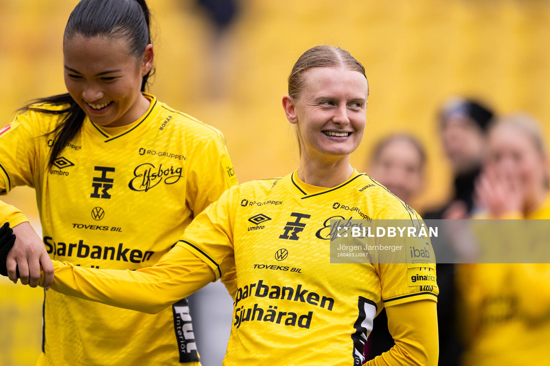 Elfsborgs Matilda Mårtensson och Hanna Jiozon jublar