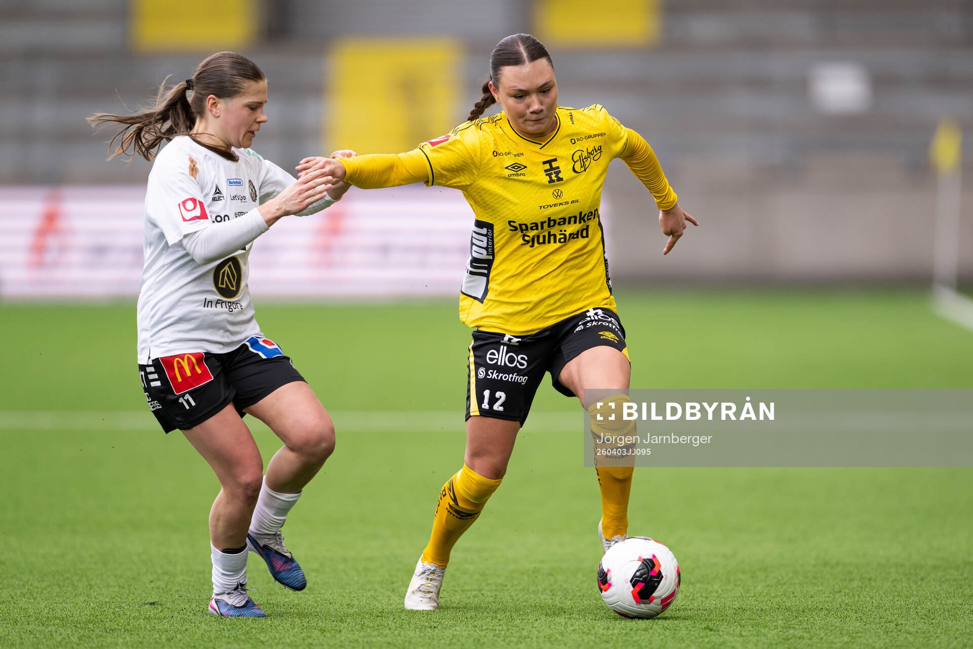 Örebro SKs Cornelia Karlsson och Elfsborgs Hedvig Petersson