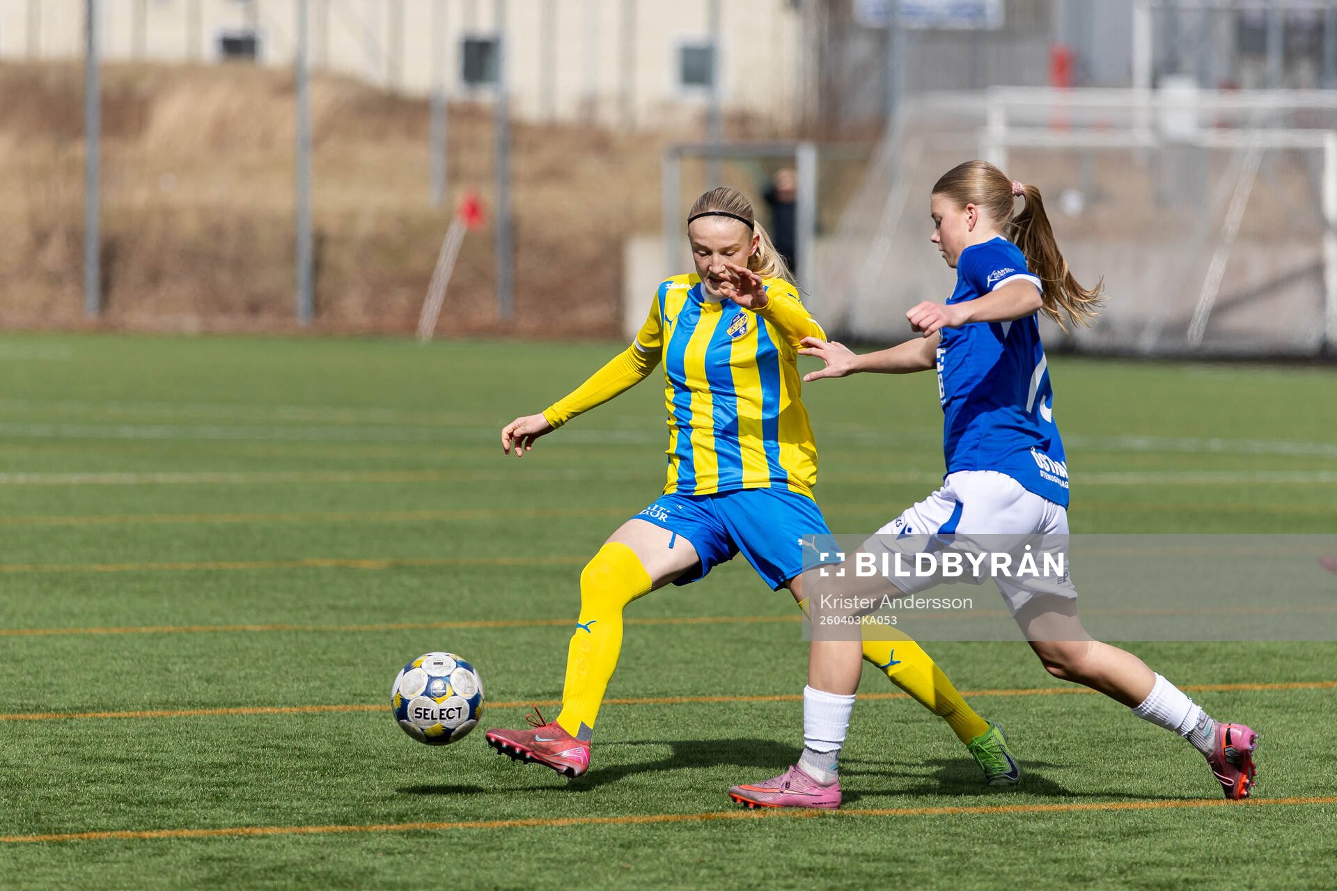Eskilsminnes Wilma Ceder och Halmstads Lisa Ek