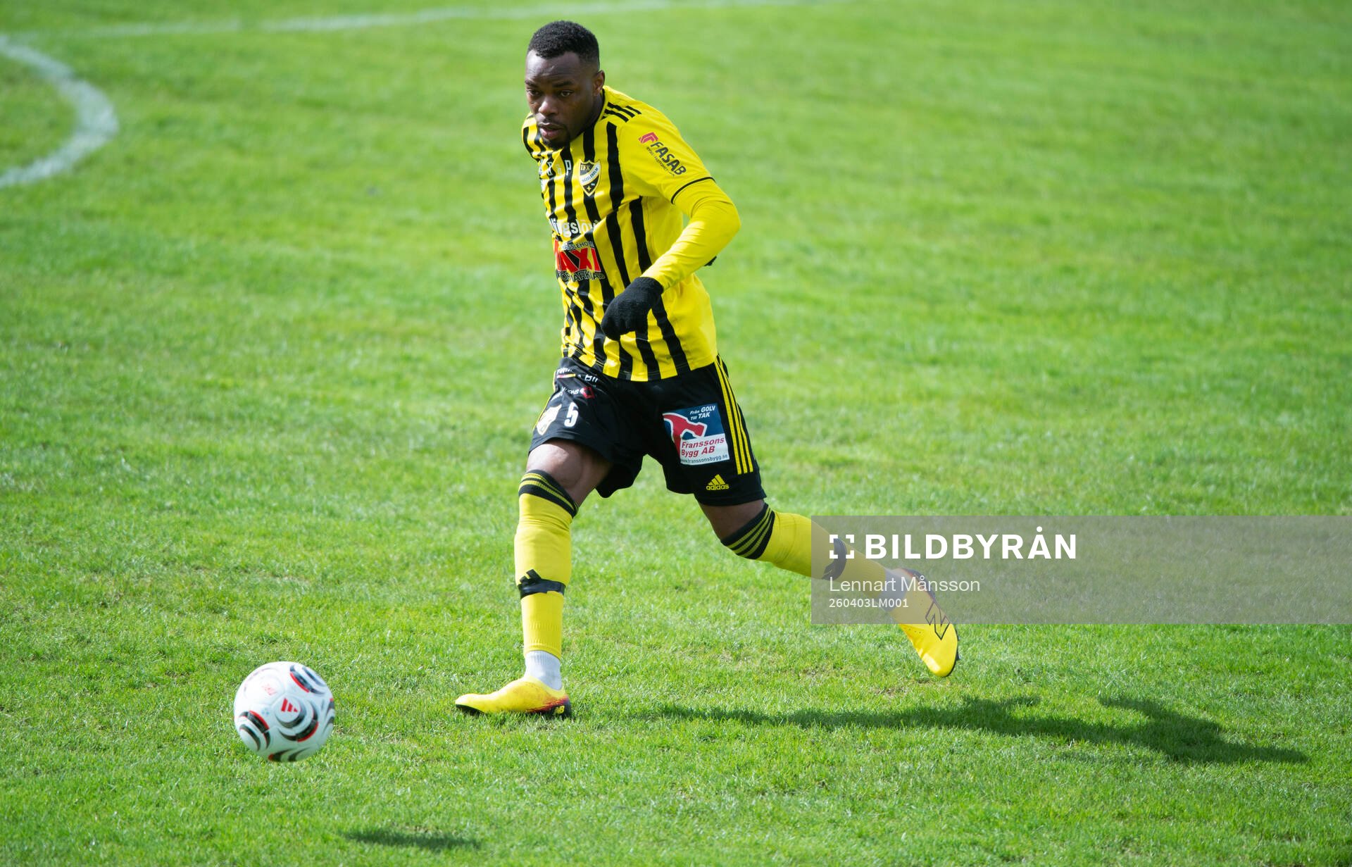 IFK Hässleholms Saikou Jawneh i matchen i division 3