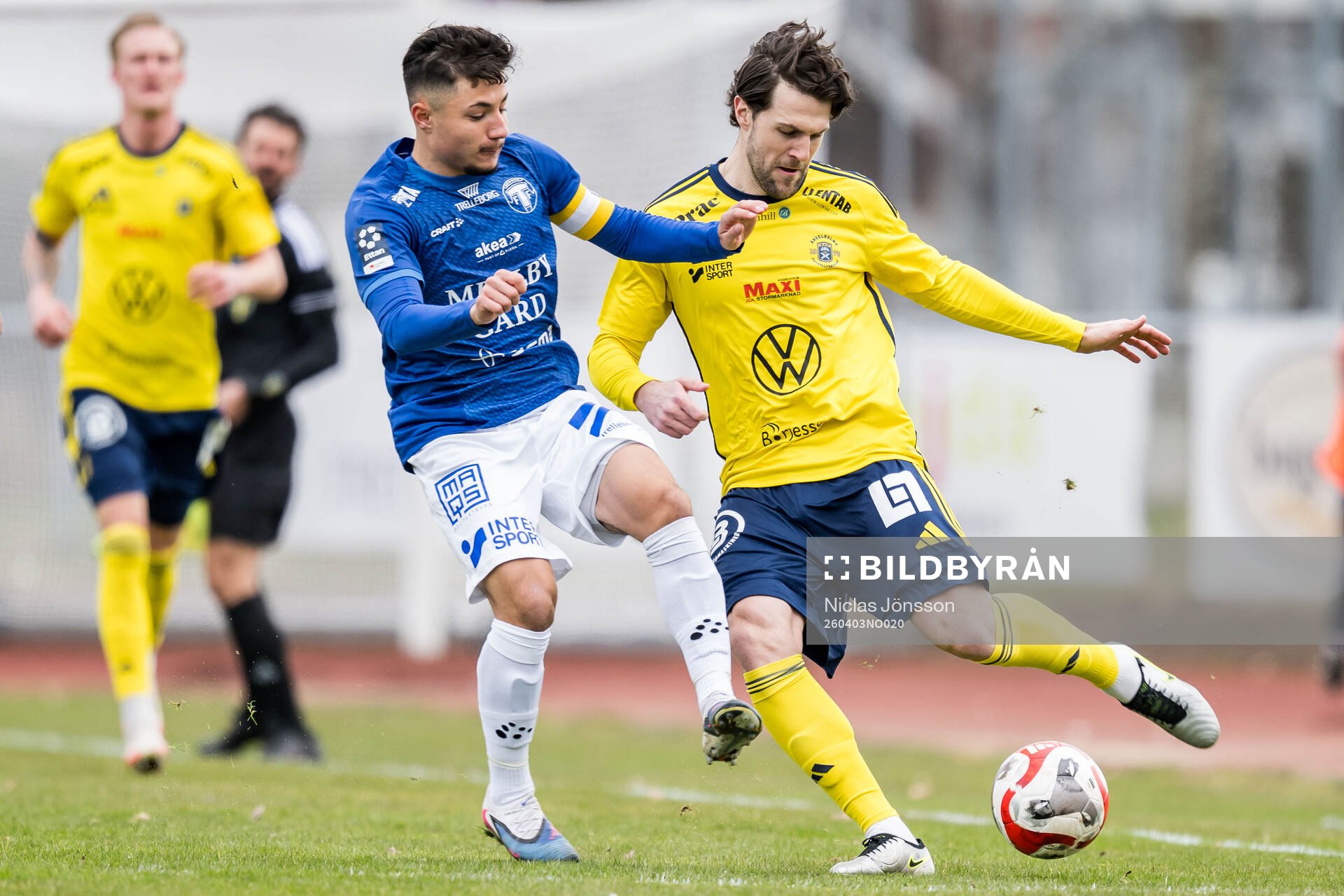 Trelleborgs Ammar Asani och Ängelholms Oliver Stojanovic