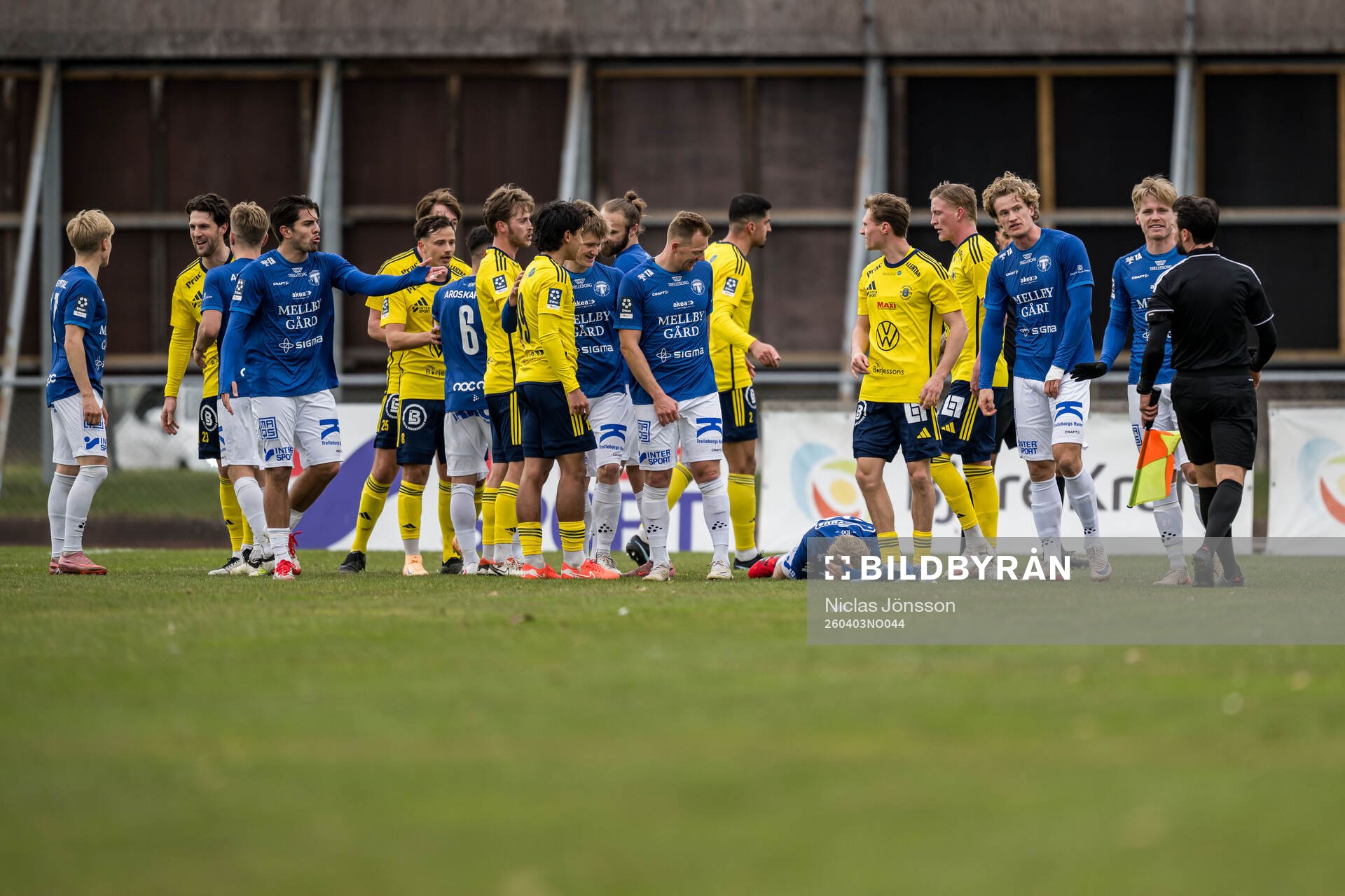 Bråk mellan Ängelholm och Trelleborg spelare