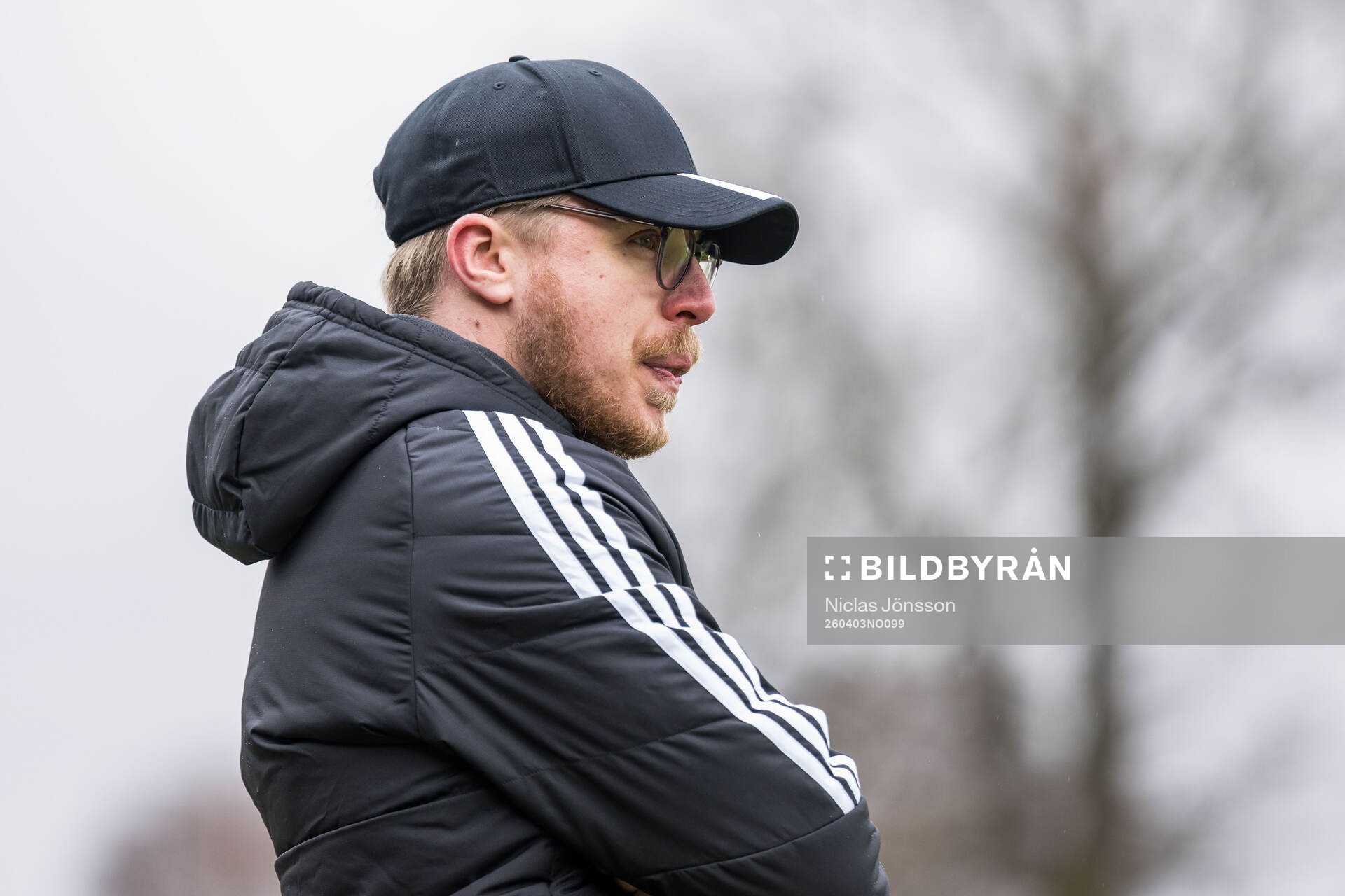 Ängelholms tränare Tim Hallén deppar
