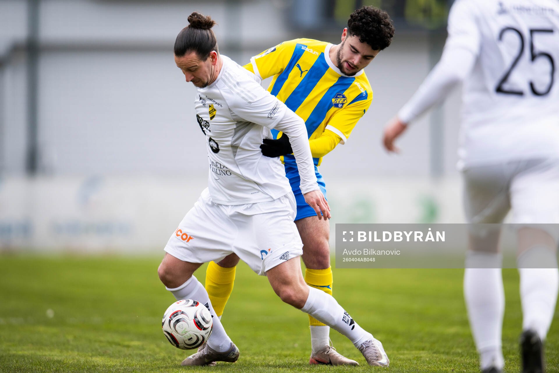 Eskilsminnes Egon Kurtulus och Laholms FKs Edin Hamidovic
