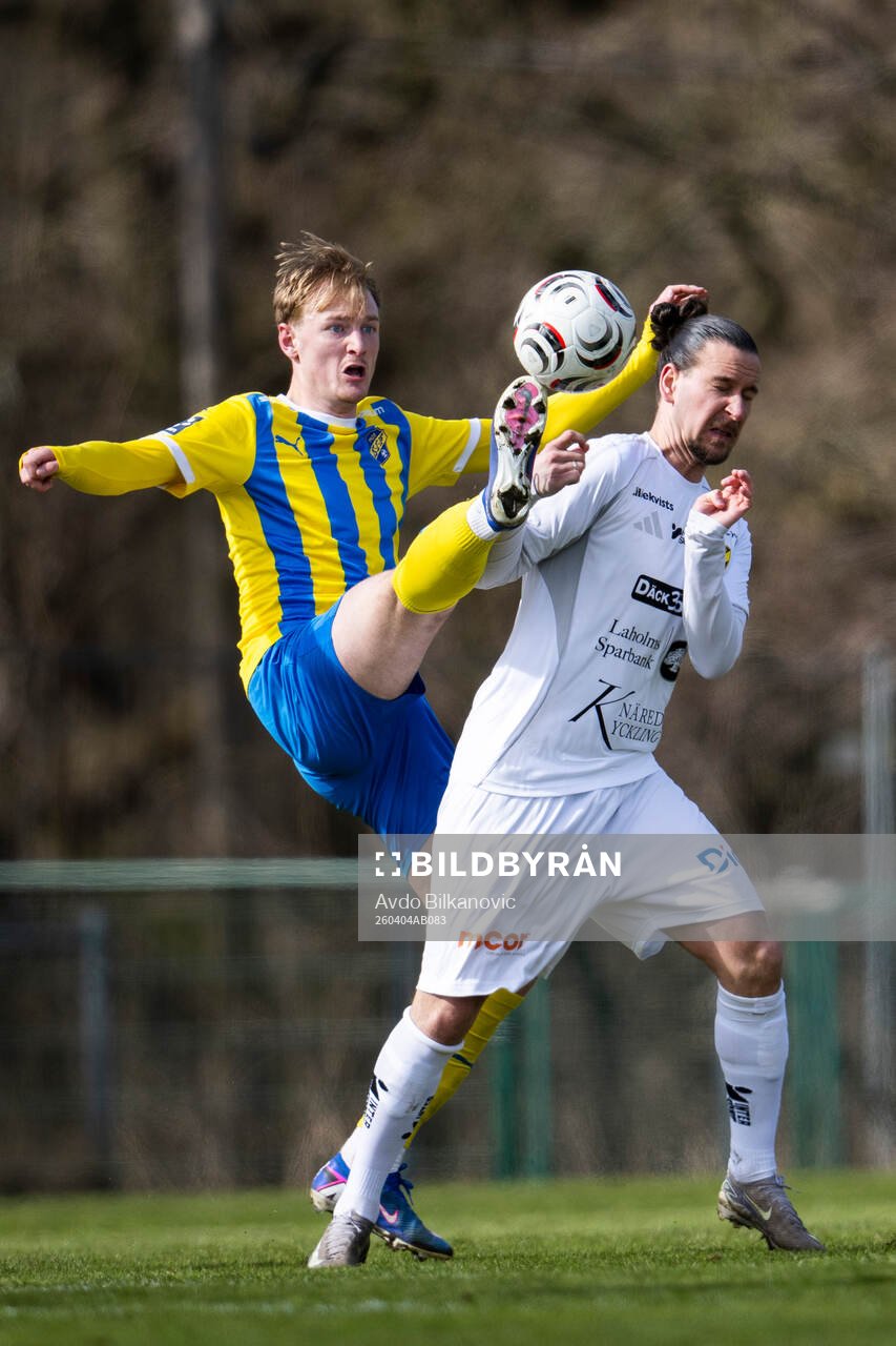 Eskilsminnes Henrik Norrby och Laholms FKs Edin Hamidovic