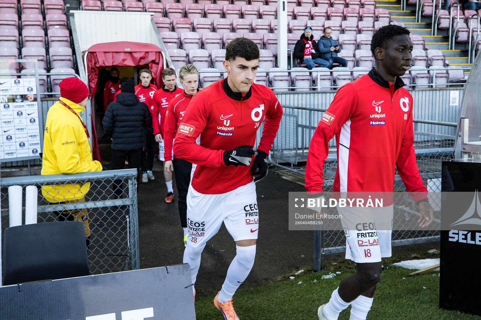 Degerfors spelare på väg in