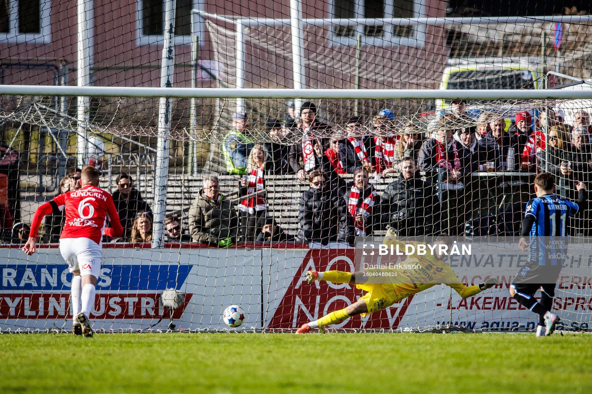 Sirius Isak Bjerkebo gör 0-2 bakom Degerfors målvakt