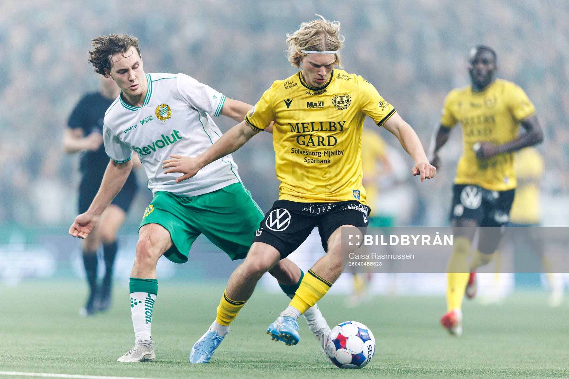 Hammarbys Hampus Skoglund och Mjällbys Bork Bang Kittilsen