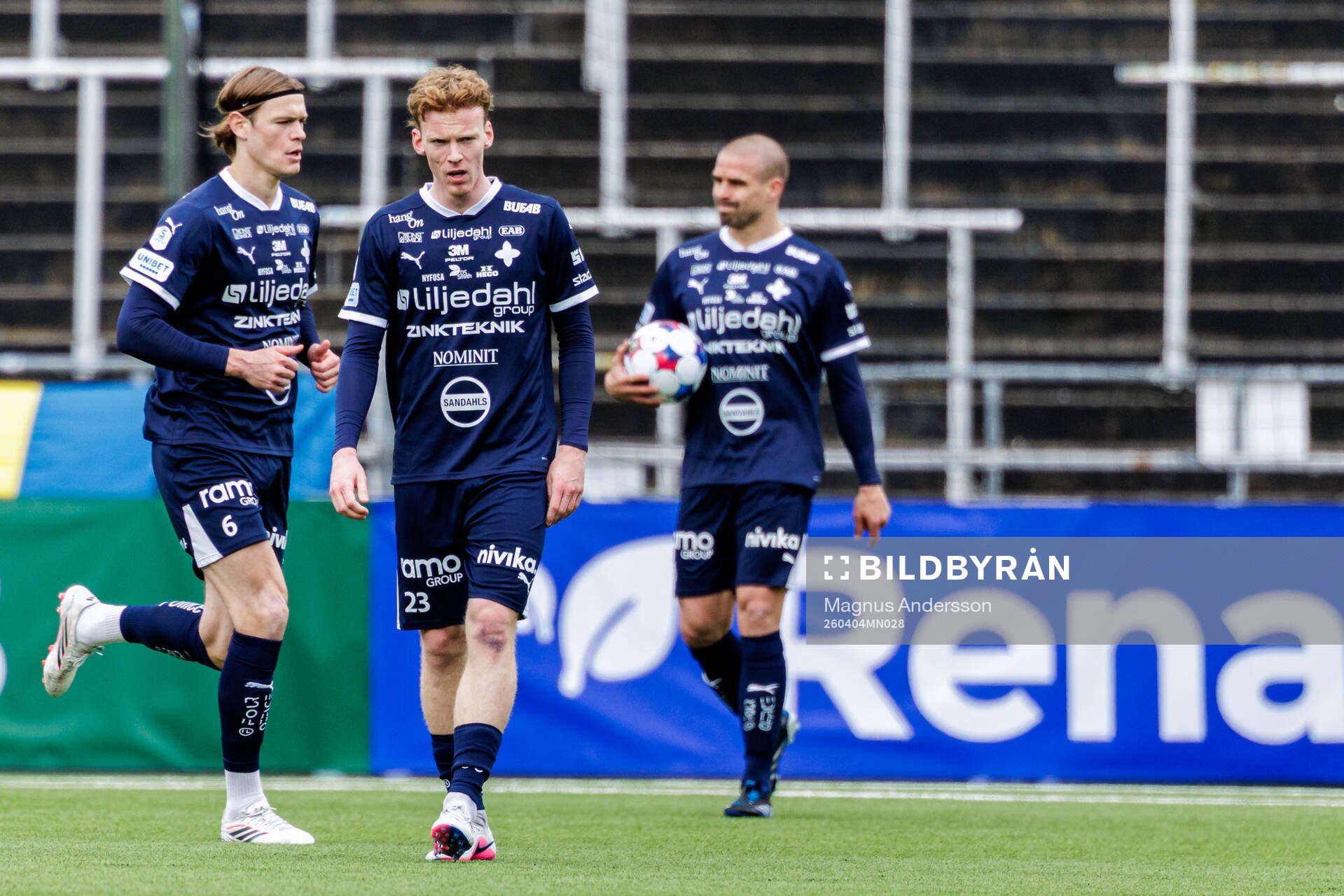 Värnamos Hugo Andersson och Logi Hrafn Robertsson deppar