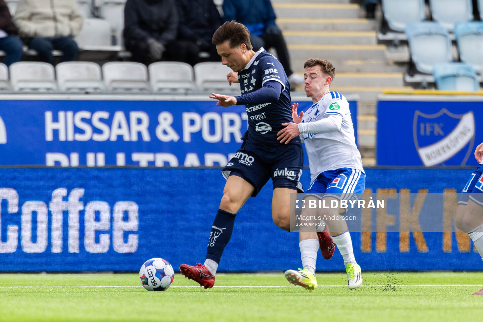 Värnamos Kai Meriluoto och IFK Norrköpings Ryan Nelson