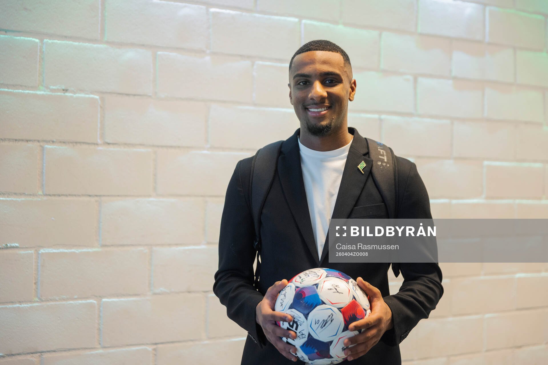 Hammarbys Paulos Abraham med matchbollen