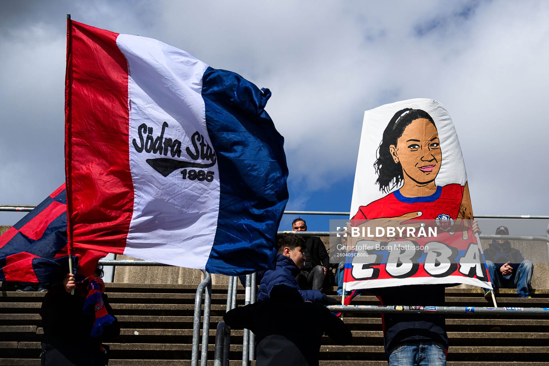 Helsingborgs Ebba Manglind på en flagga