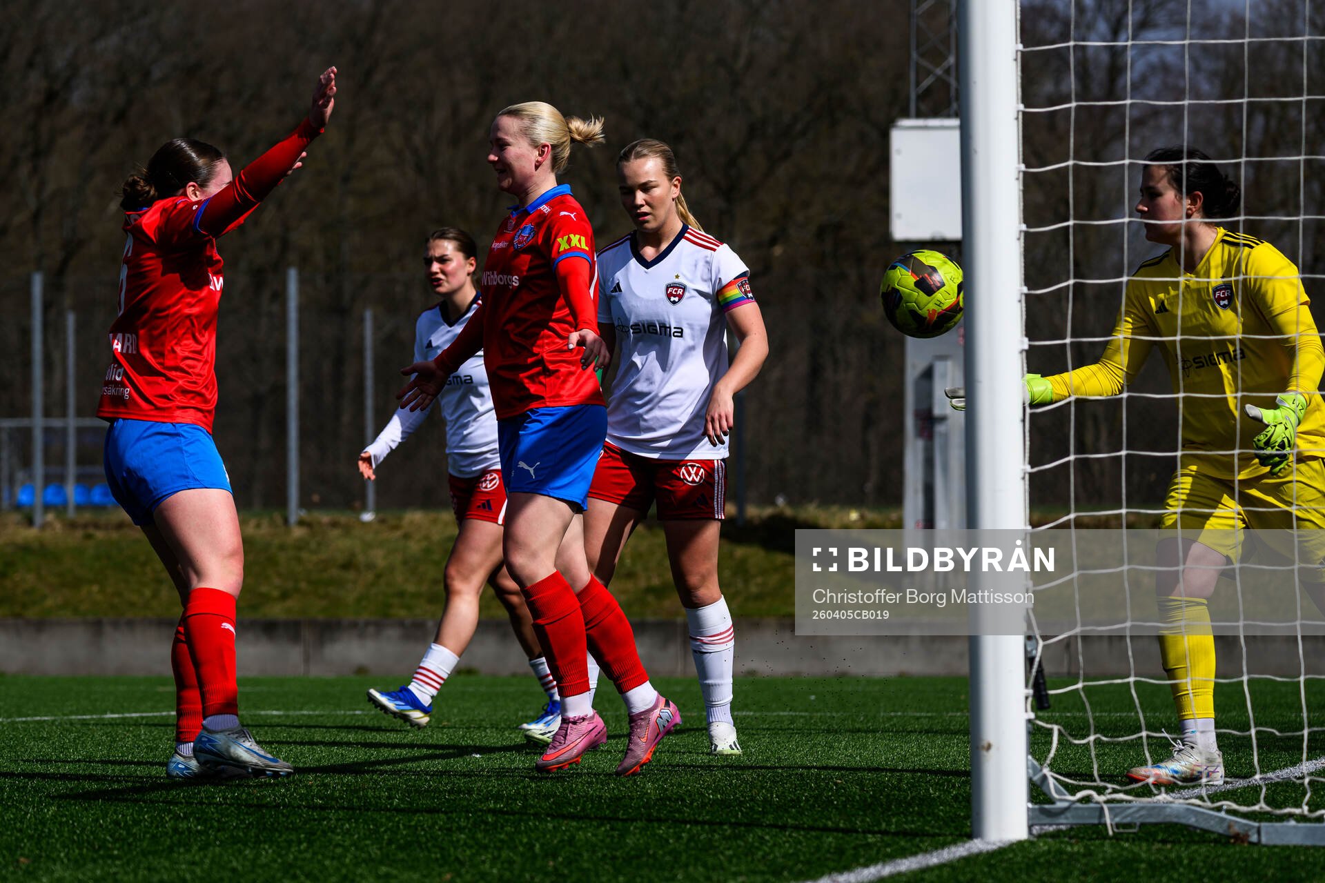 Helsingborgs Mathilde Vangsgaard och Johanna Lindblom jublar