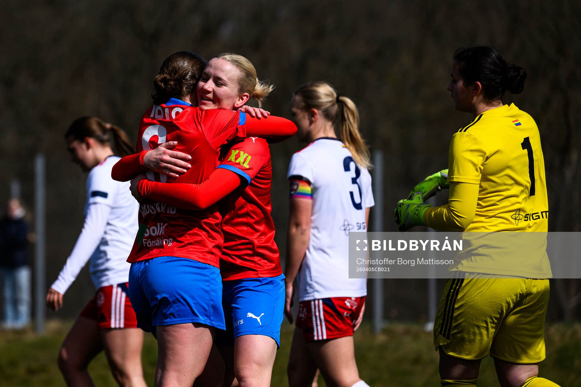 Helsingborgs Mathilde Vangsgaard och Johanna Lindblom jublar