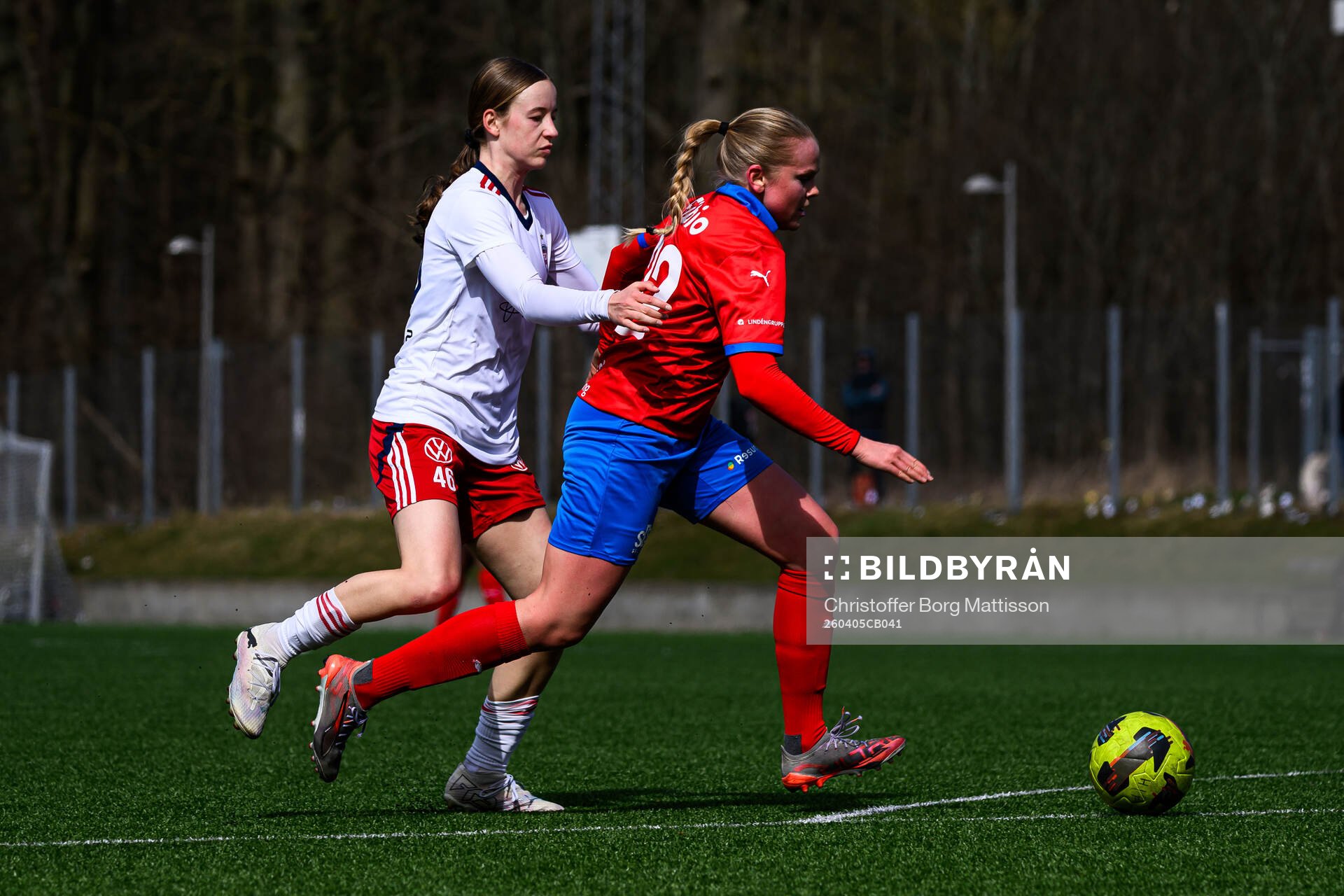 FC Rosengårds Alva Kroksmark och Helsingborgs Agnes Eklöf